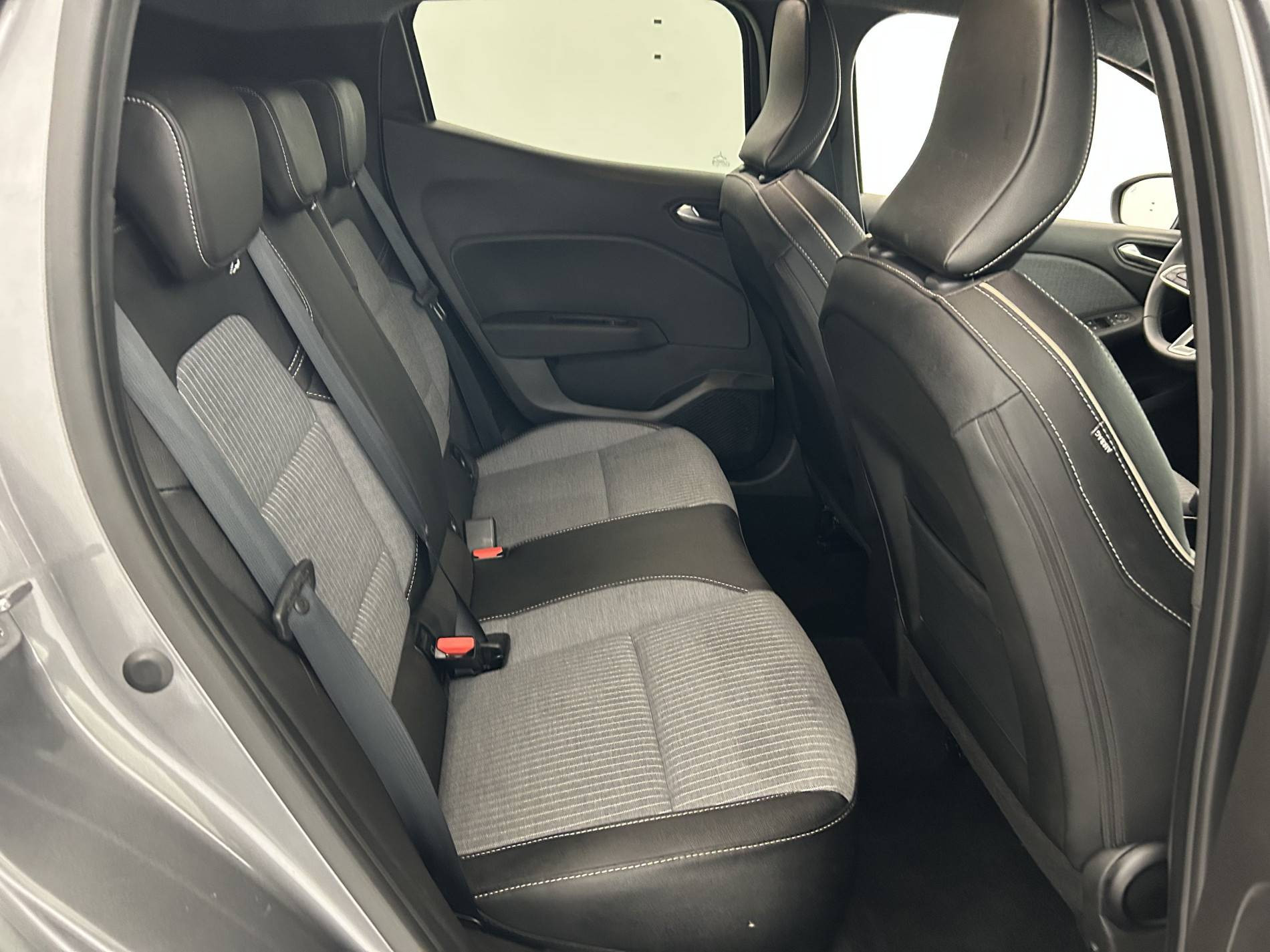 Vente en ligne Renault Clio 5 Clio TCe 90 ch GSR2 au prix de 17 780 €