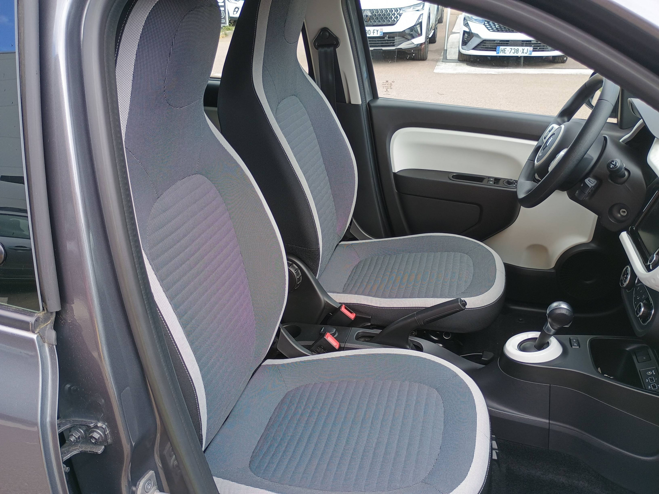 Vente en ligne Renault Twingo Electrique Twingo III E-Tech au prix de 12 991 €