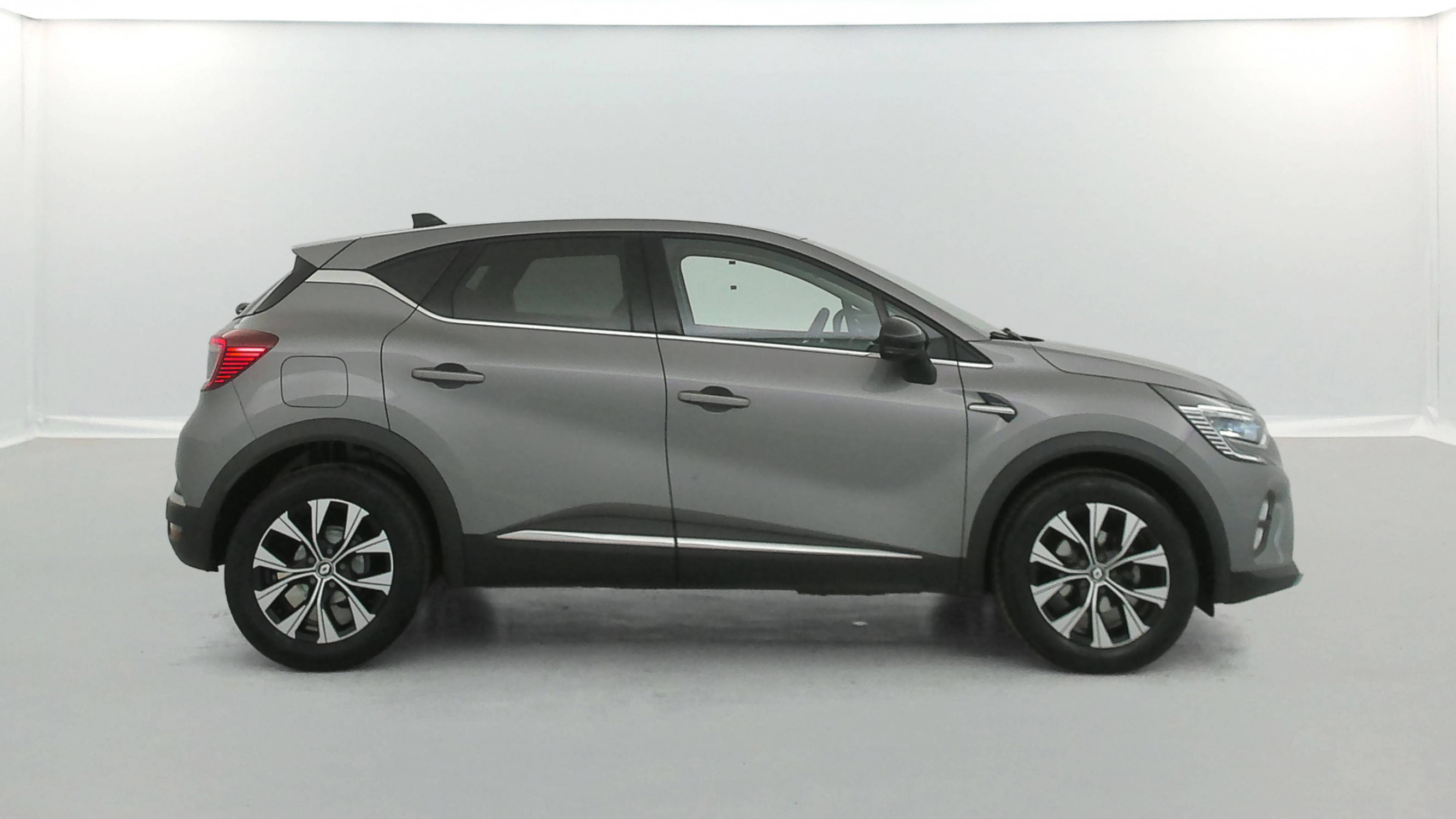 Vente en ligne Renault Captur  mild hybrid 140 au prix de 17 990 €