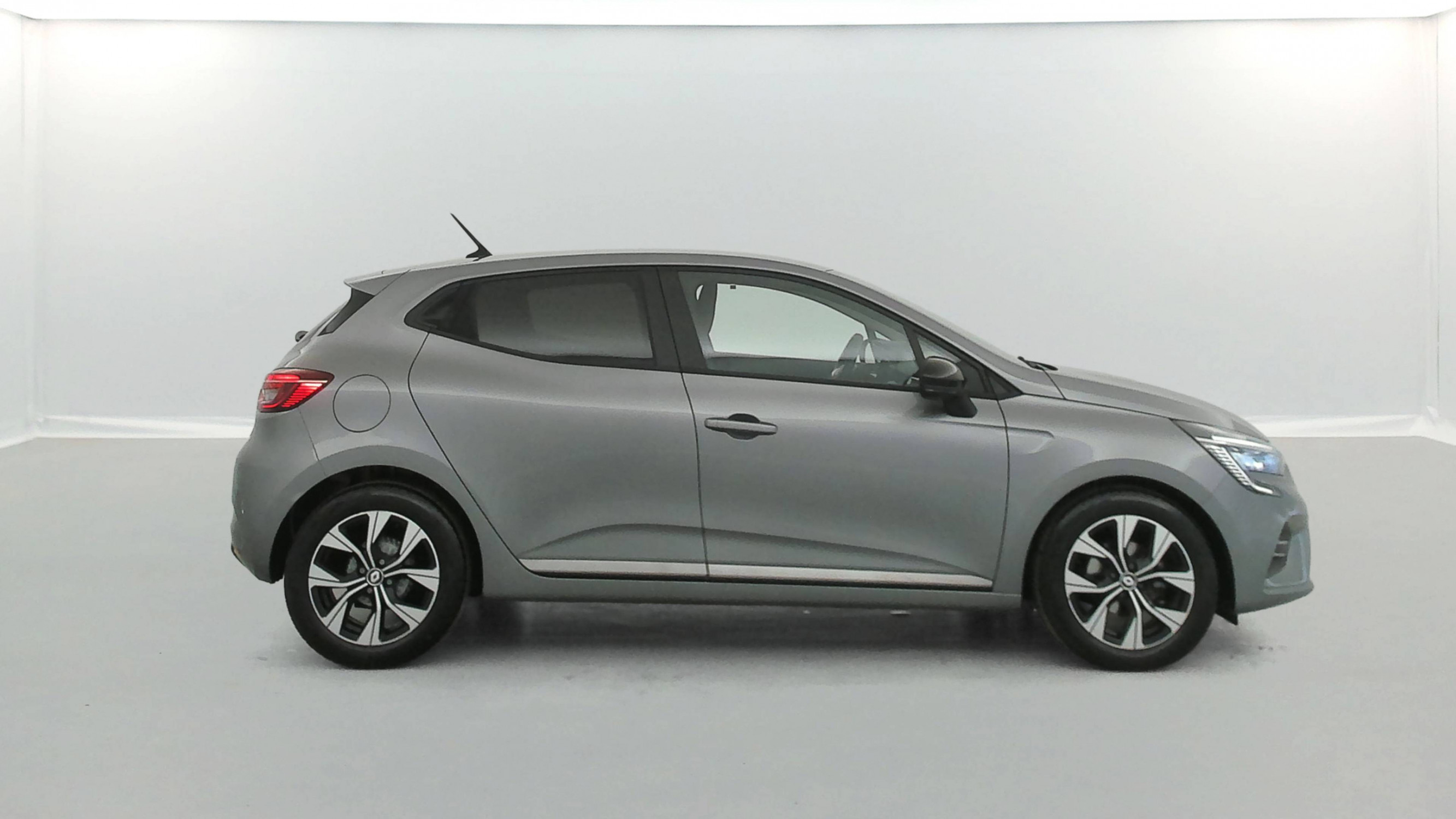 Vente en ligne Renault Clio 5 Clio TCe 90 au prix de 14 990 €