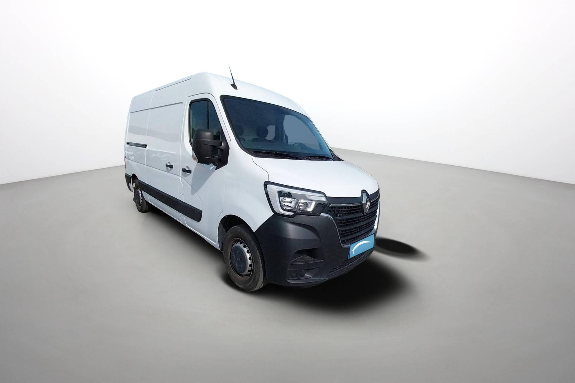 Vente en ligne Renault Master Fourgon MASTER FGN TRAC F3500 L2H2 BLUE DCI 135 au prix de 26 490 €