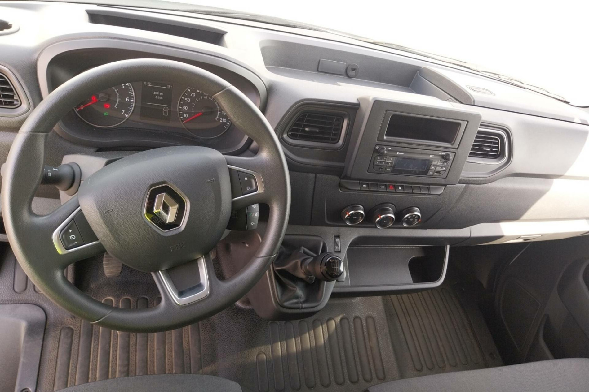 Vente en ligne Renault Master Fourgon MASTER FGN TRAC F3500 L2H2 BLUE DCI 135 au prix de 27 990 €