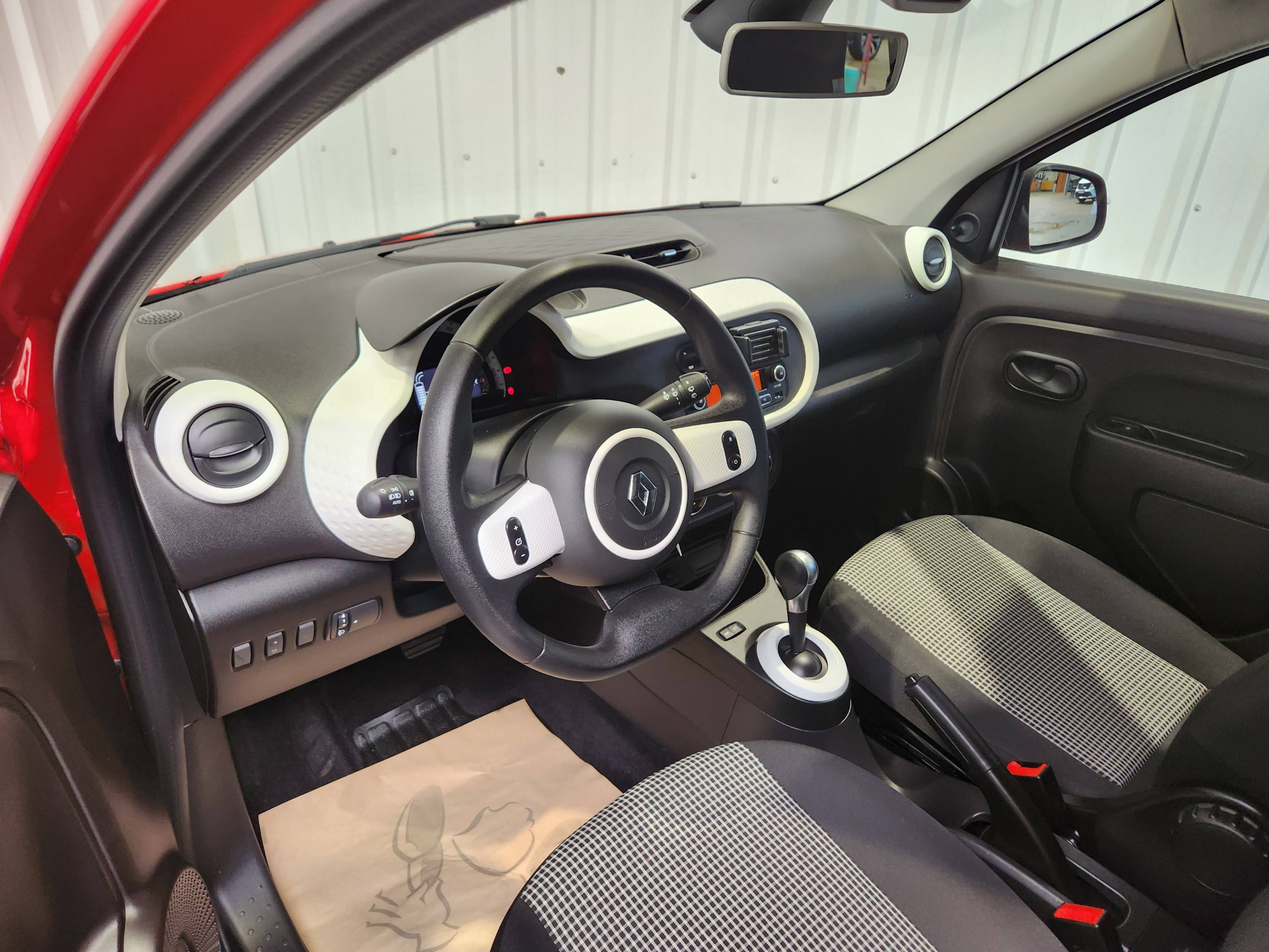 Vente en ligne Renault Twingo Electrique Twingo III E-Tech au prix de 12 499 €