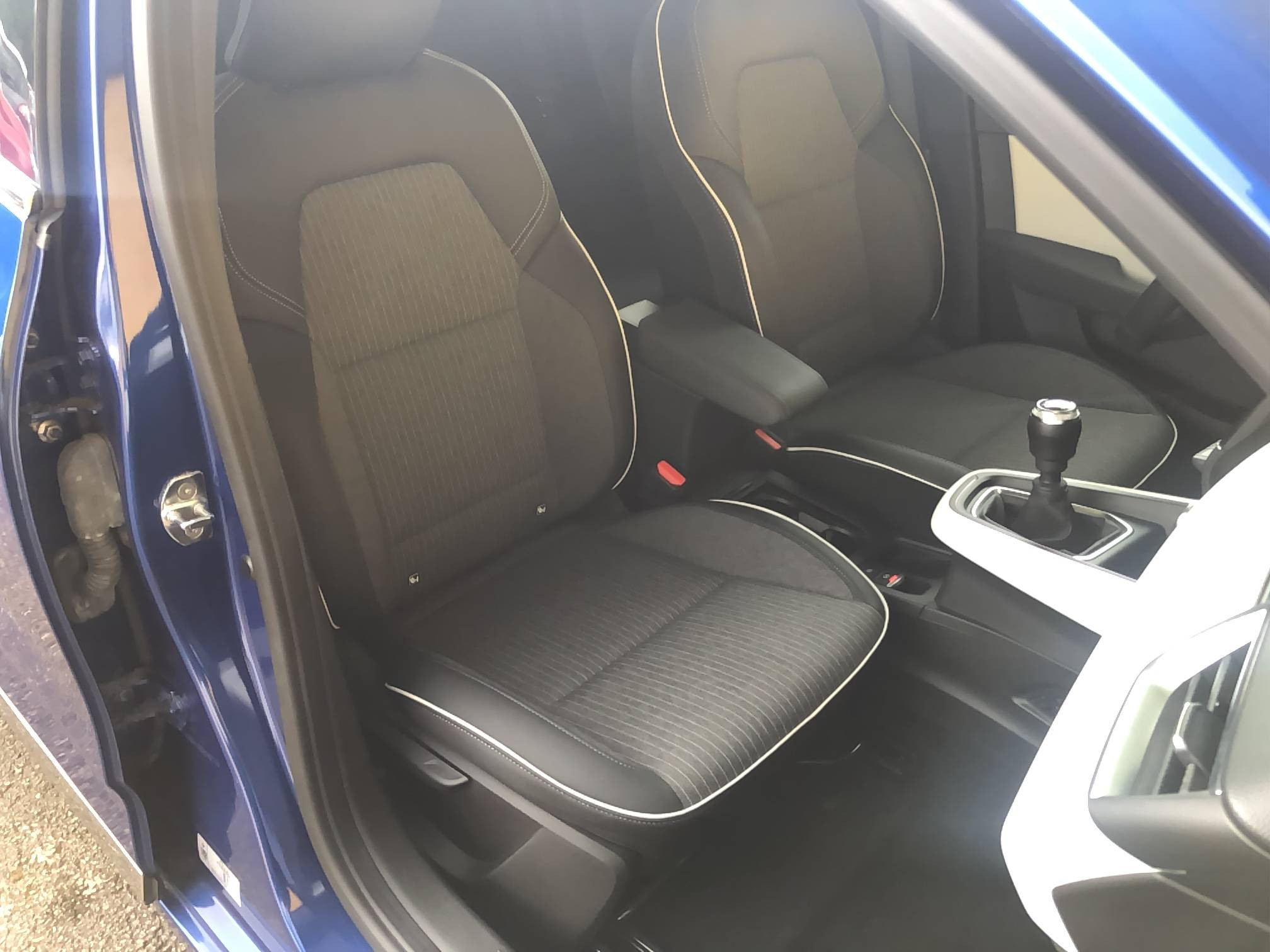 Vente en ligne Renault Clio 5 Clio TCe 90 au prix de 16 490 €