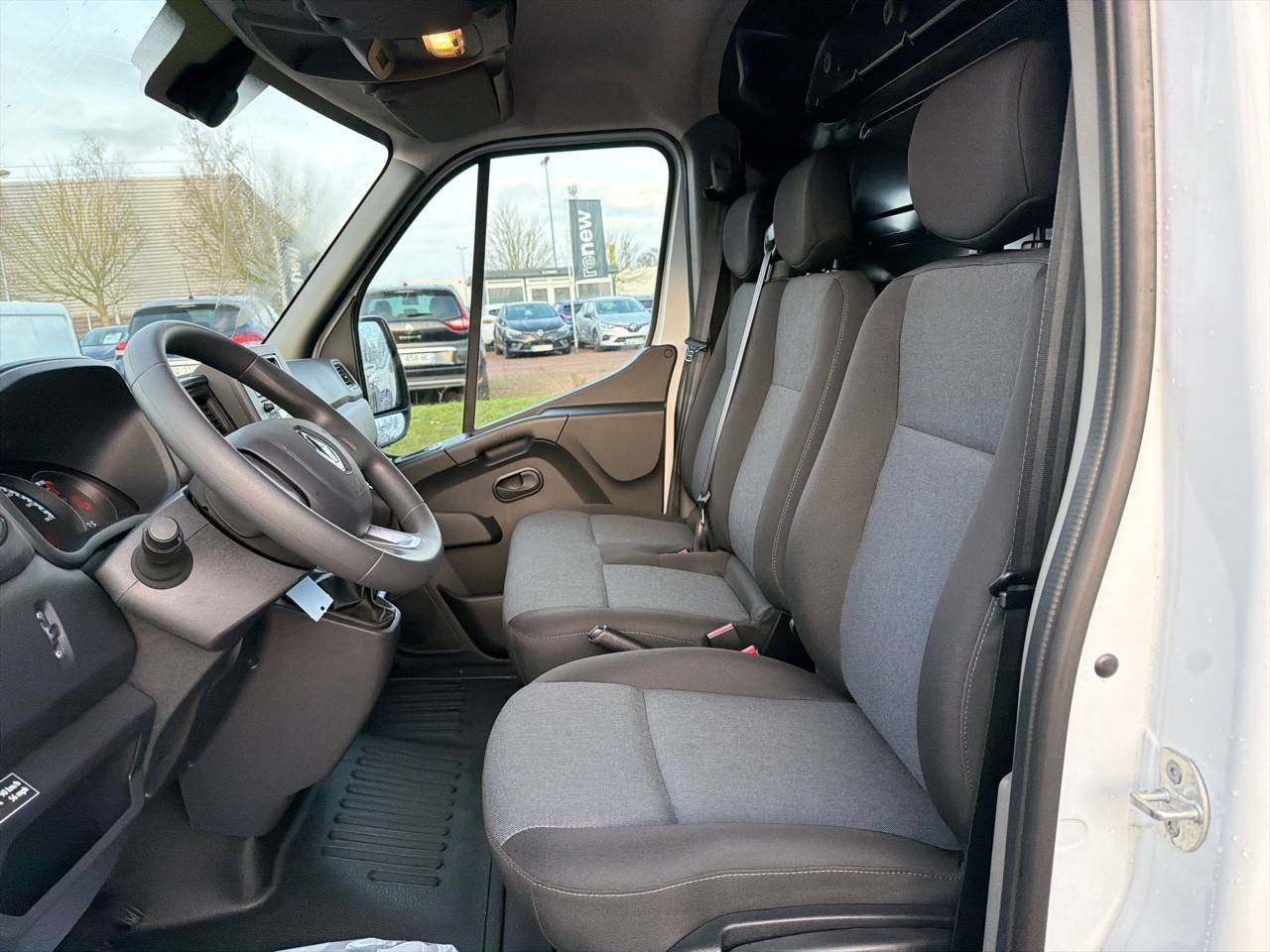 Vente en ligne Renault Master E-Tech MASTER ELECTRIQUE FGN L2H2 F3500 EV52 au prix de 27 990 €