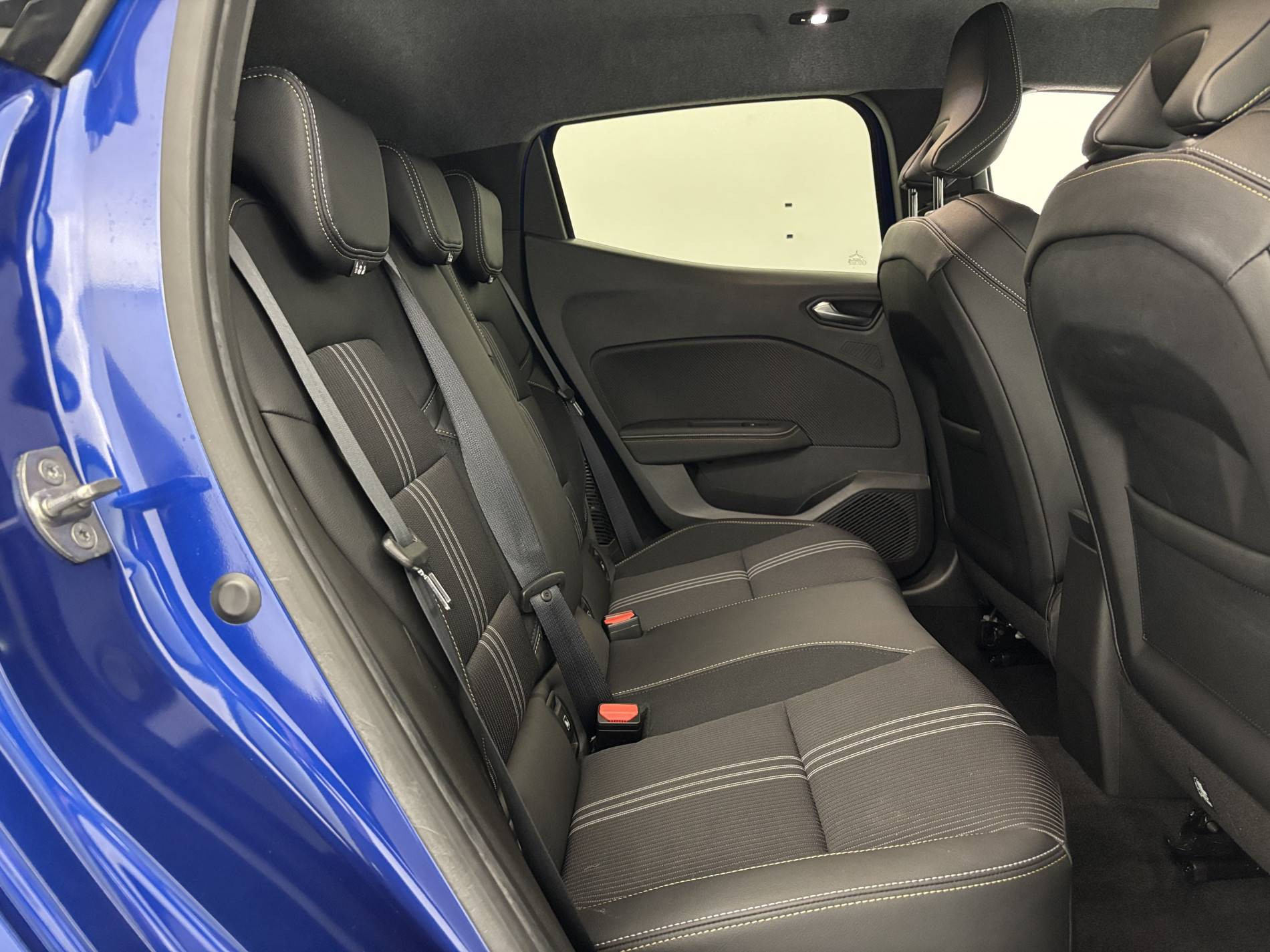 Vente en ligne Renault Clio 5 Clio E-Tech full hybrid 145 au prix de 19 990 €