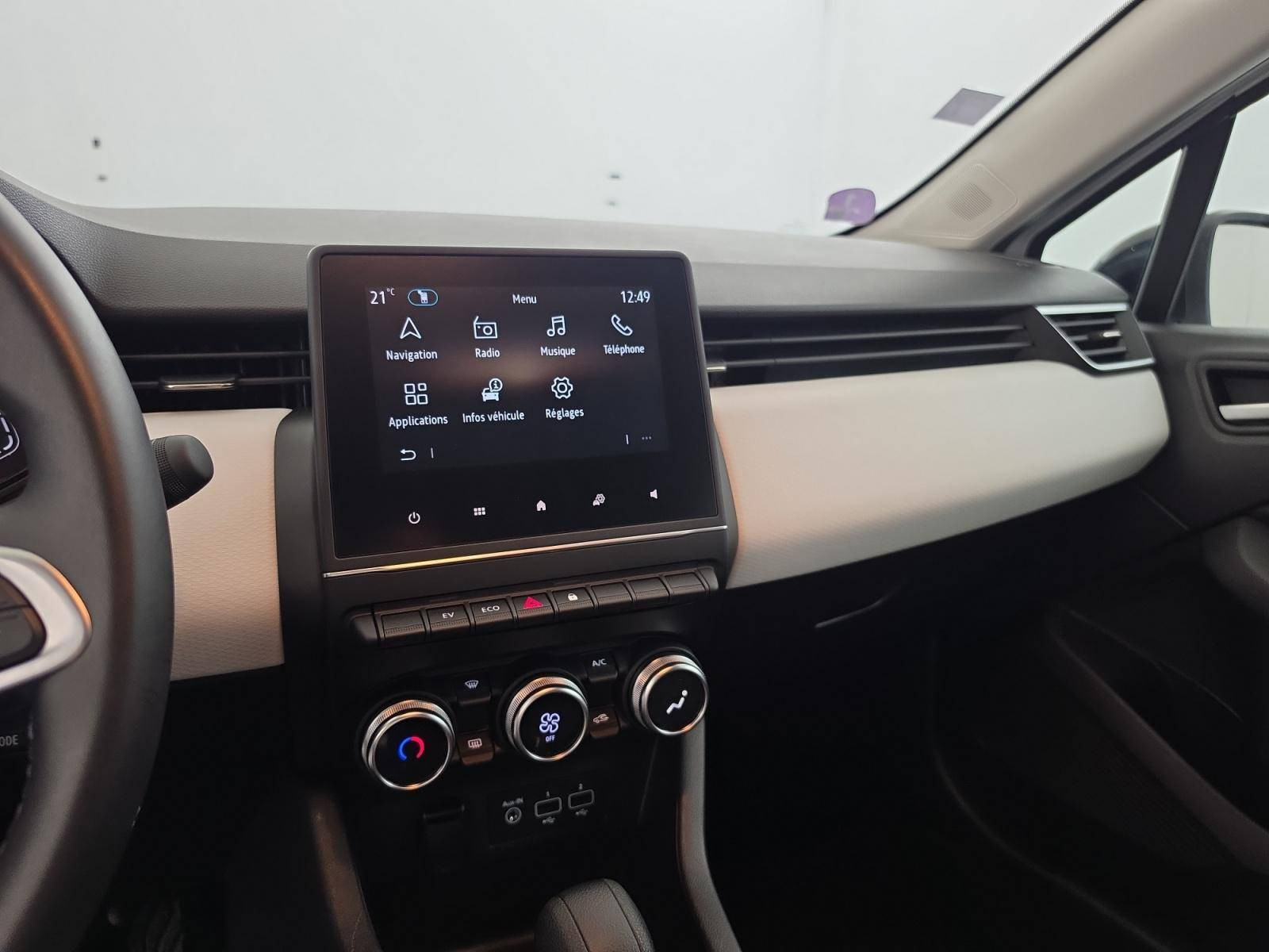 Vente en ligne Renault Clio 5 Clio E-Tech full hybrid 145 au prix de 15 990 €