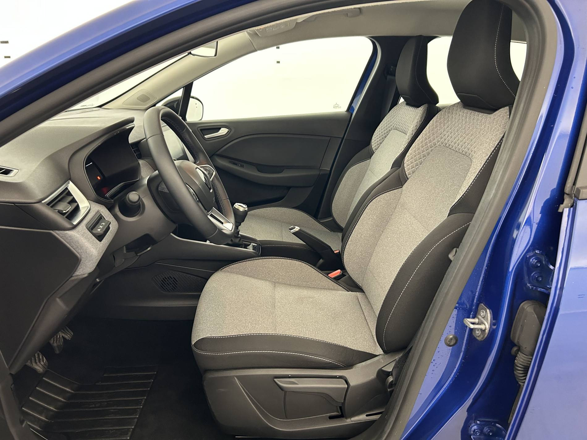 Vente en ligne Renault Clio 5 Clio TCe 90 au prix de 15 990 €