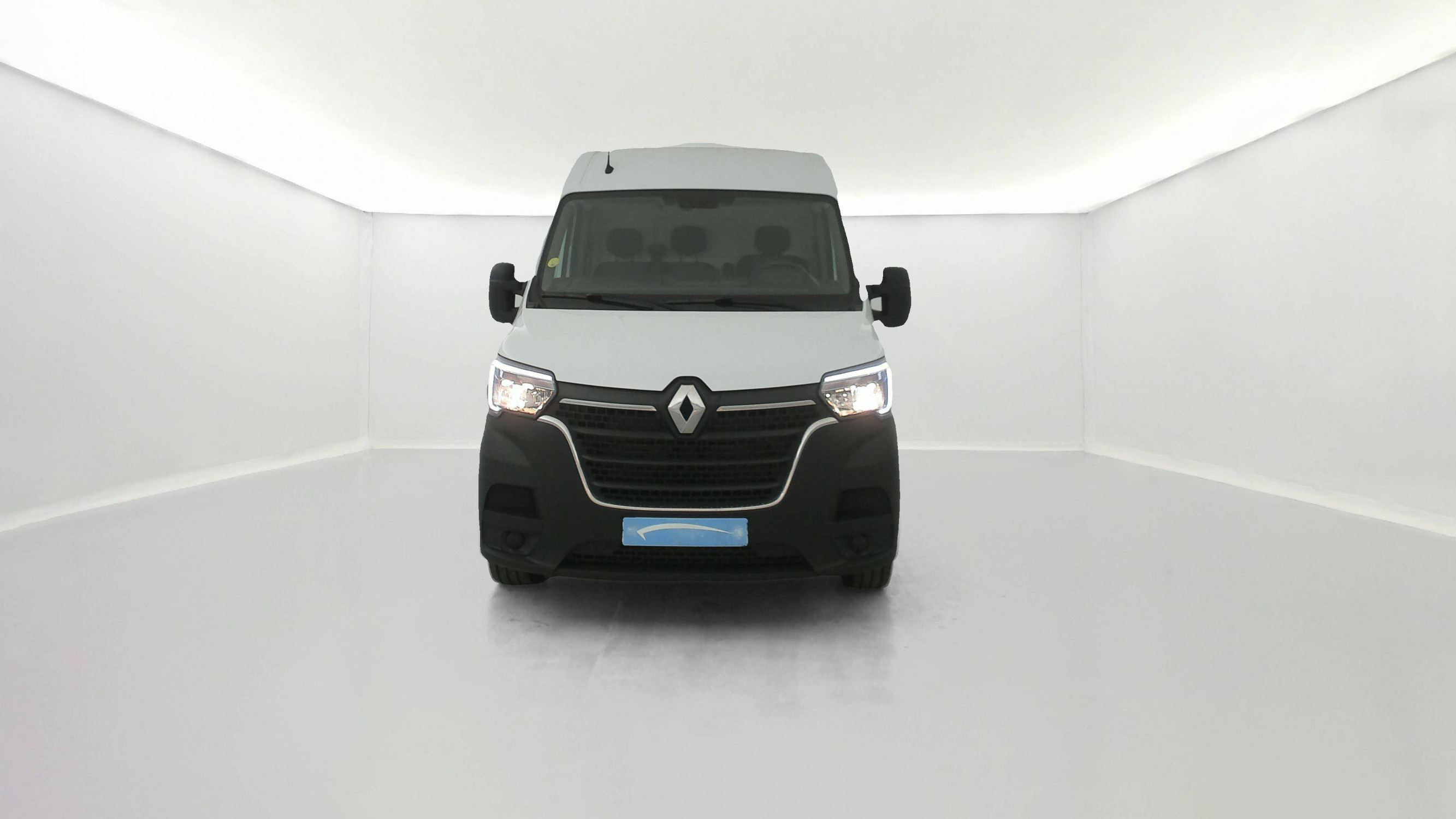 Vente en ligne Renault Master Fourgon MASTER FGN TRAC F3500 L2H2 BLUE DCI 135 au prix de 26 280 €