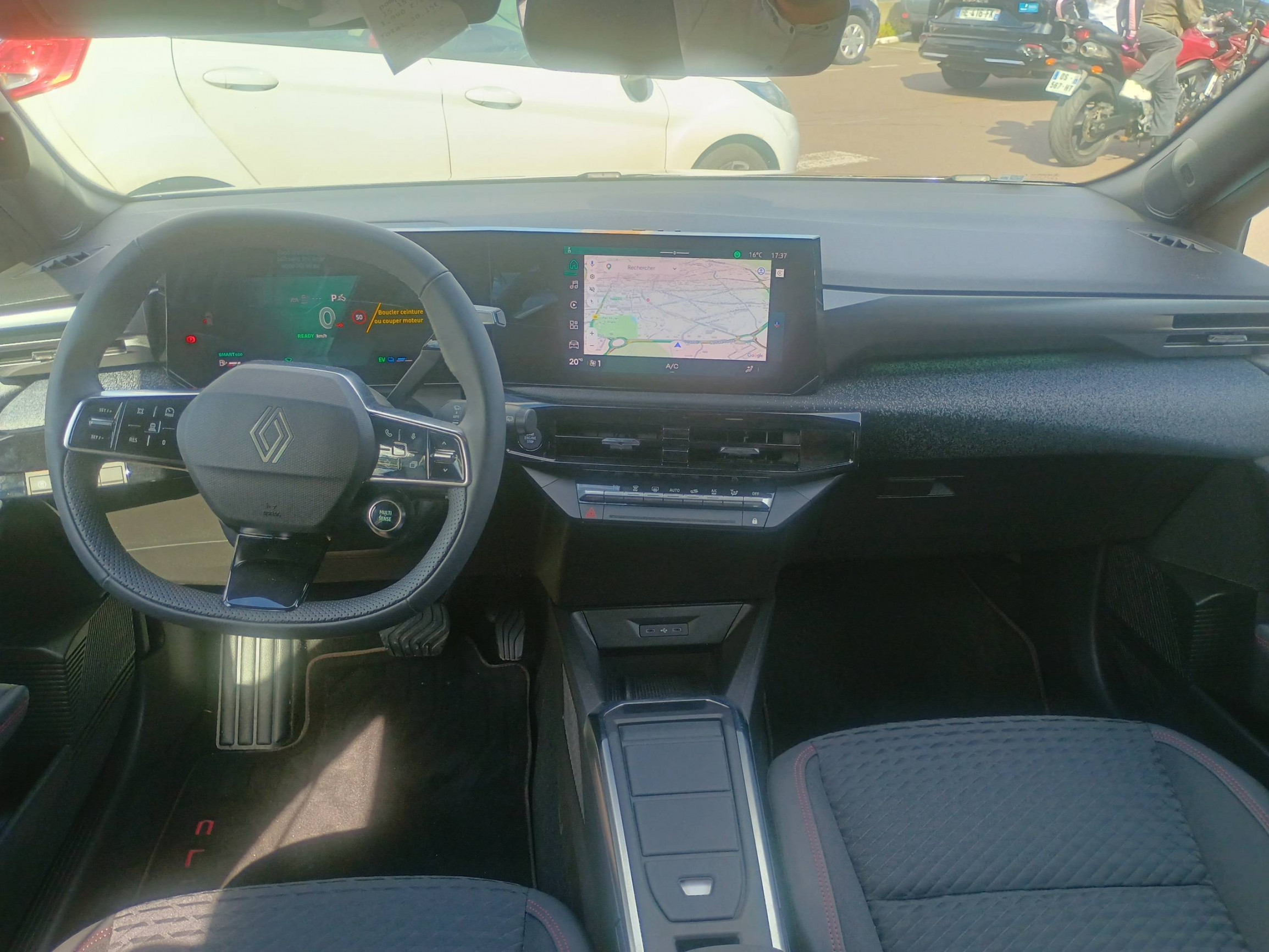 Vente en ligne Renault Clio 6 Clio E-Tech full hybrid 160 ch au prix de 28 200 €