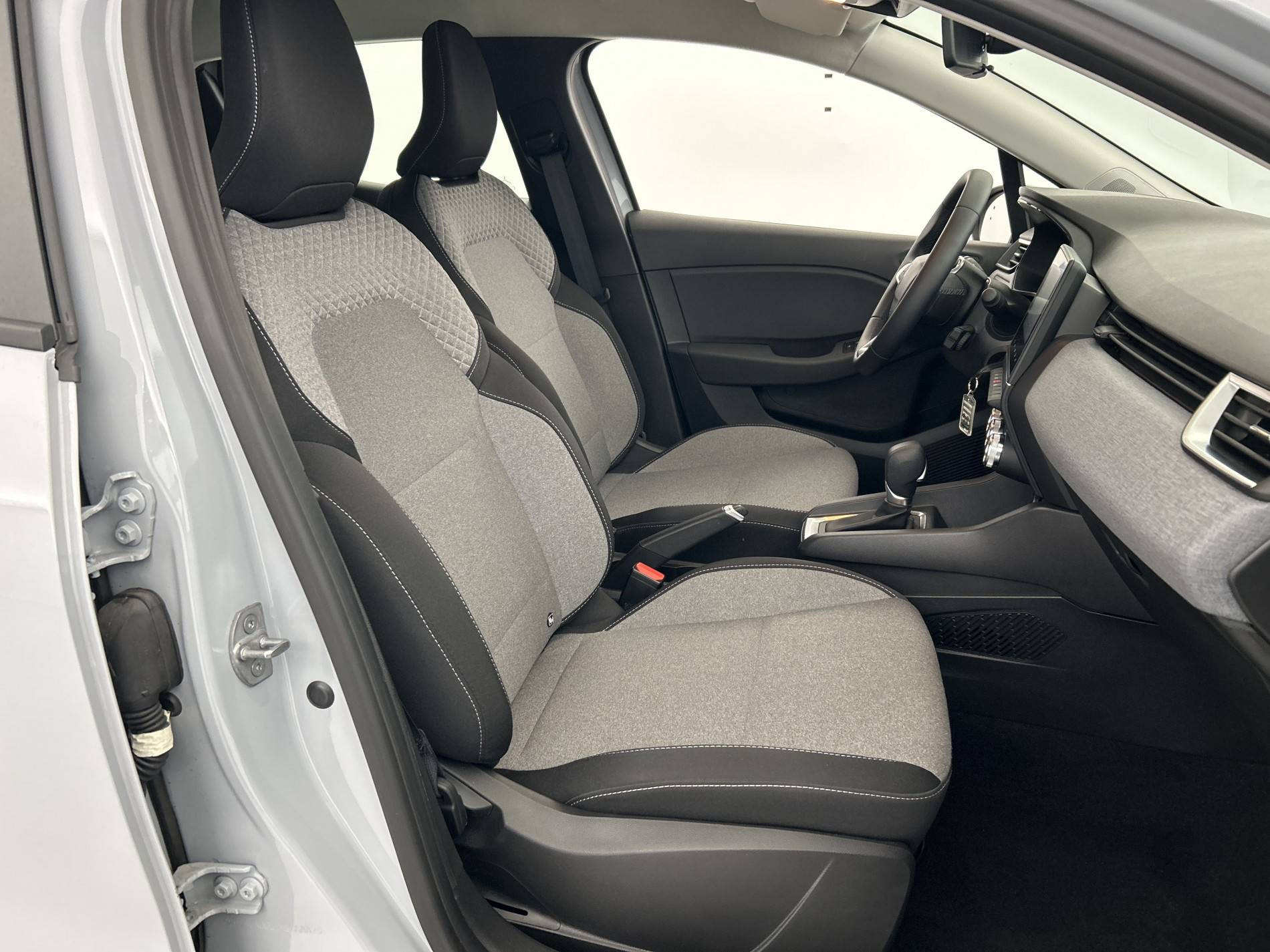 Vente en ligne Renault Clio 5 Clio E-Tech full hybrid 145 ch GSR2 au prix de 20 490 €