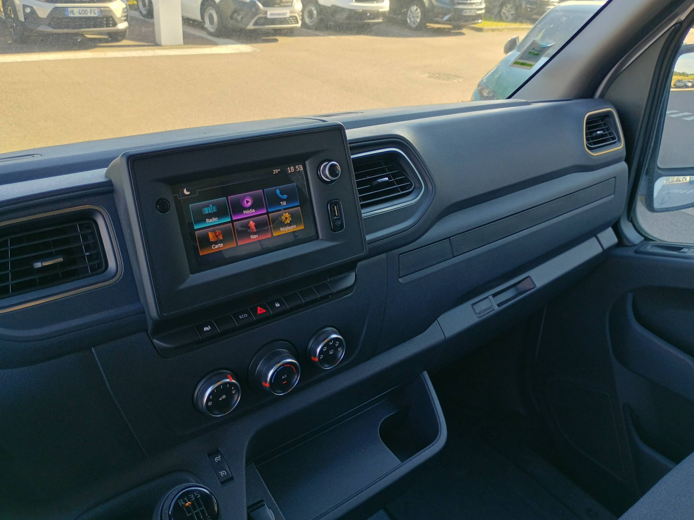Vente en ligne Renault Master Fourgon MASTER FGN TRAC F3500 L2H2 BLUE DCI 180 au prix de 27 991 €