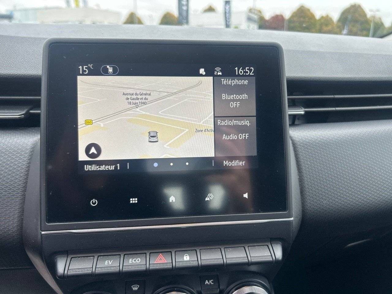 Vente en ligne Renault Clio 5 Clio E-Tech 140 - 21N au prix de 14 990 €