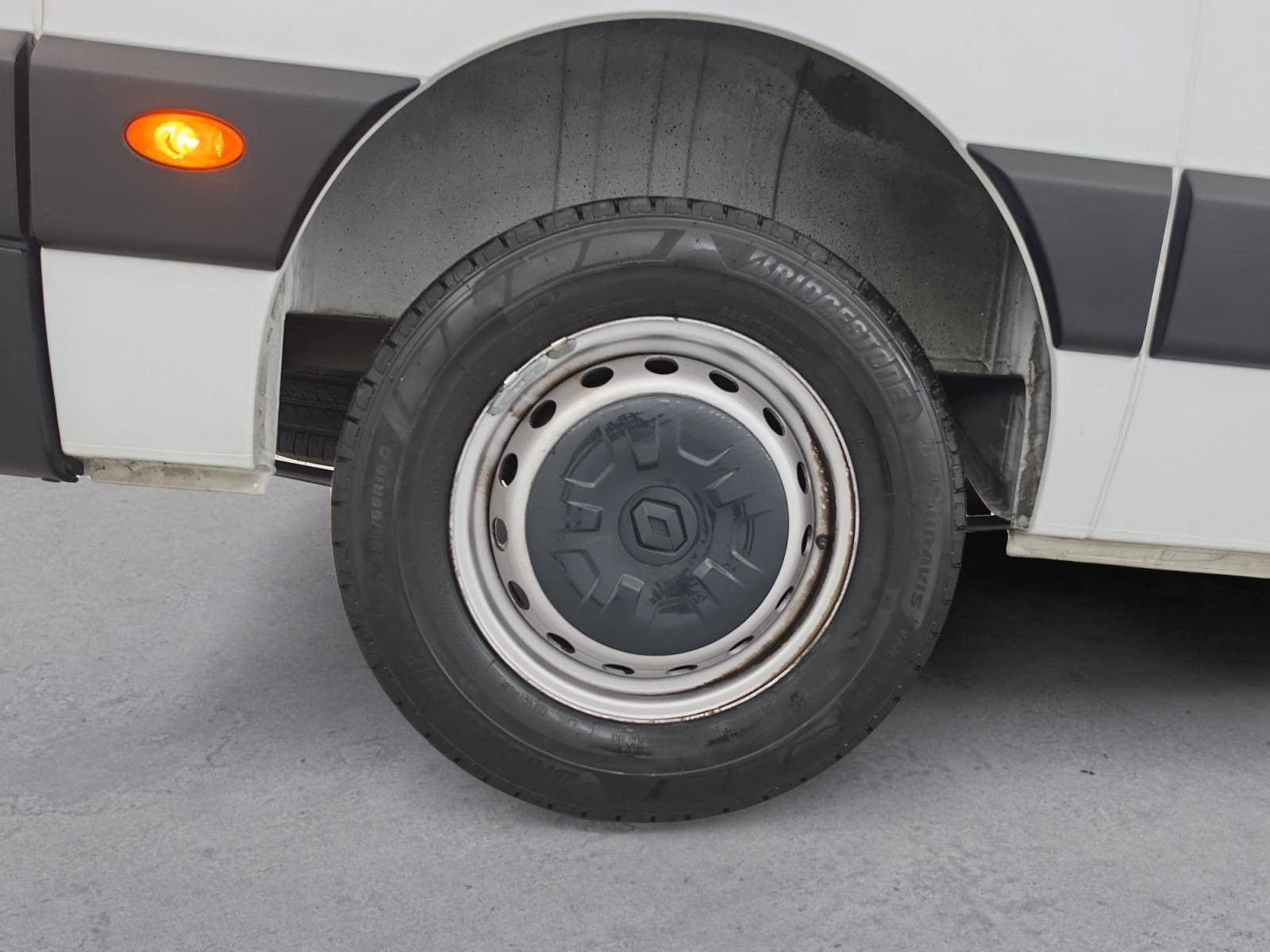 Vente en ligne Renault Master Fourgon MASTER FGN TRAC F3500 L3H3 BLUE DCI 135 au prix de 24 490 €