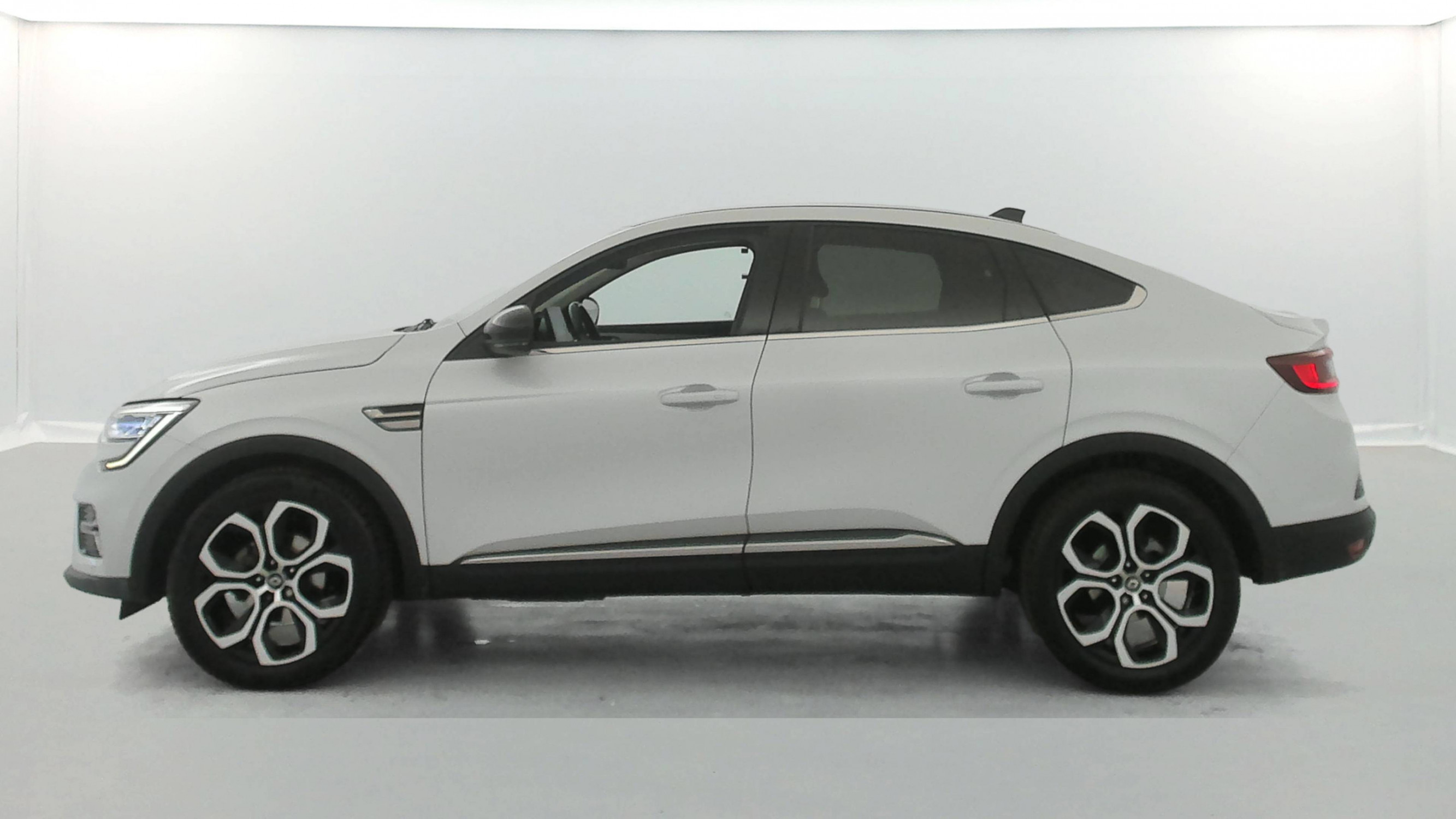 Vente en ligne Renault Arkana  TCe 140 EDC FAP - 21B au prix de 17 990 €