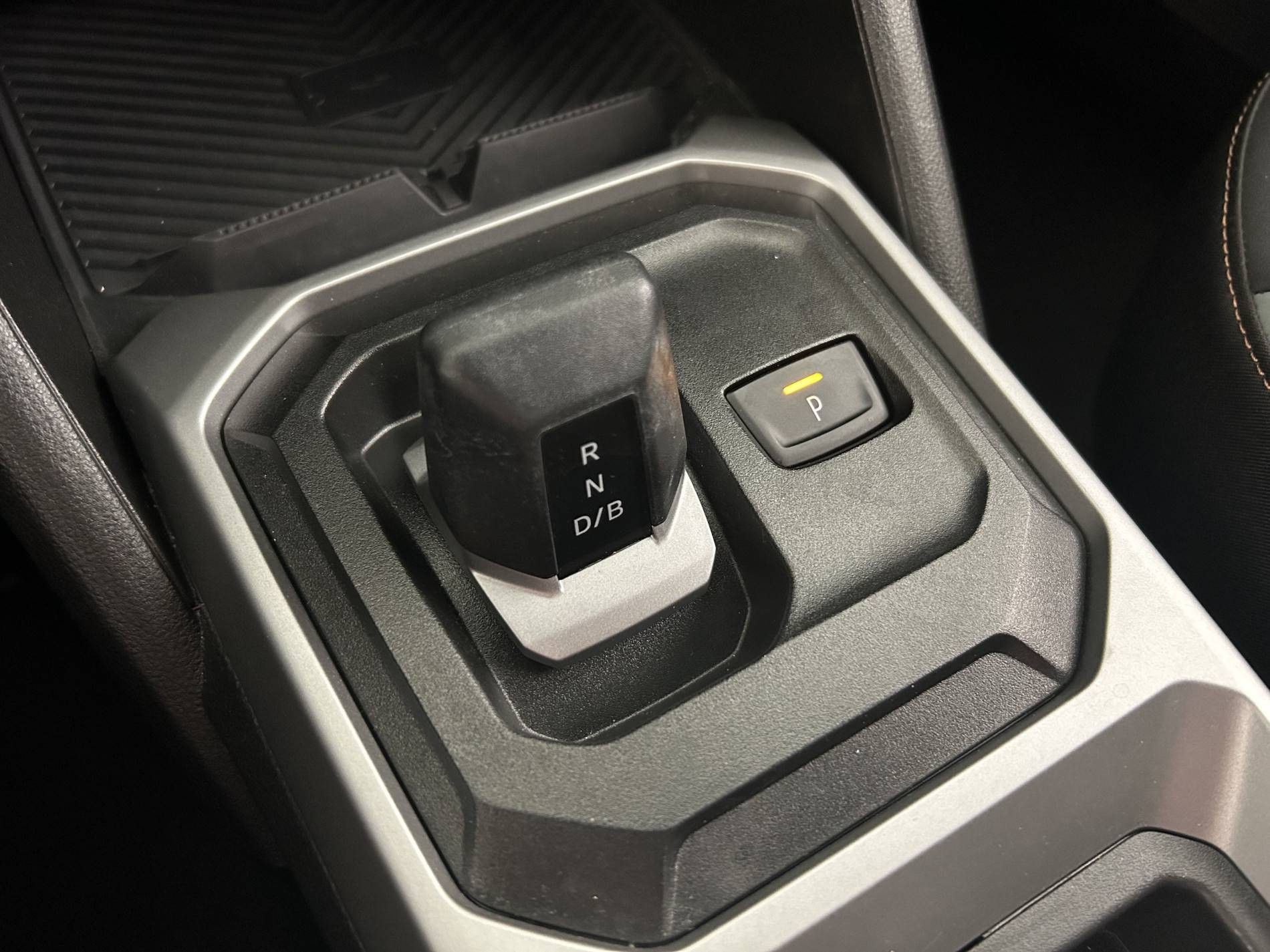 Vente en ligne Dacia Duster  Hybrid 140 au prix de 24 490 €