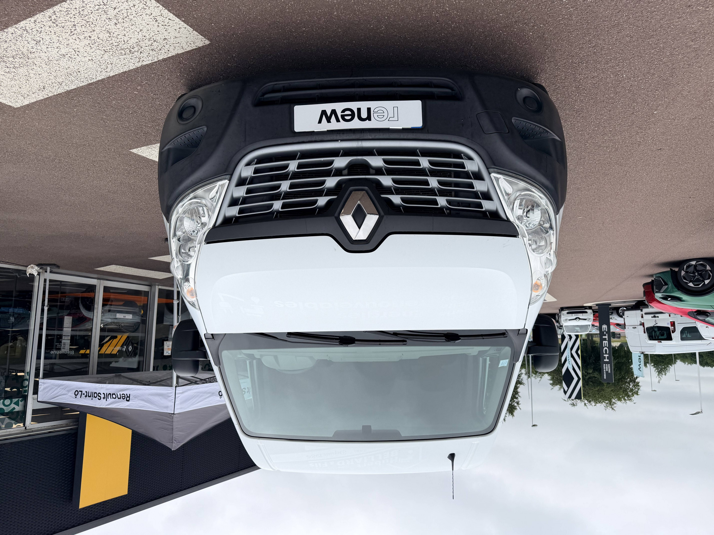 Vente en ligne Renault Master Fourgon MASTER FGN L3H2 3.5t 2.3 dCi 145 ENERGY E6 au prix de 14 890 €