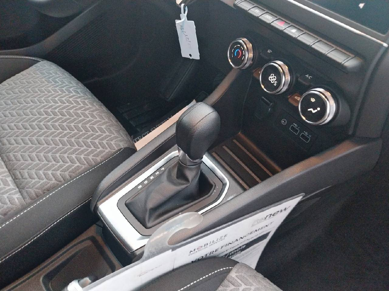 Vente en ligne Renault Clio 5 Clio E-Tech full hybrid 145 au prix de 17 590 €