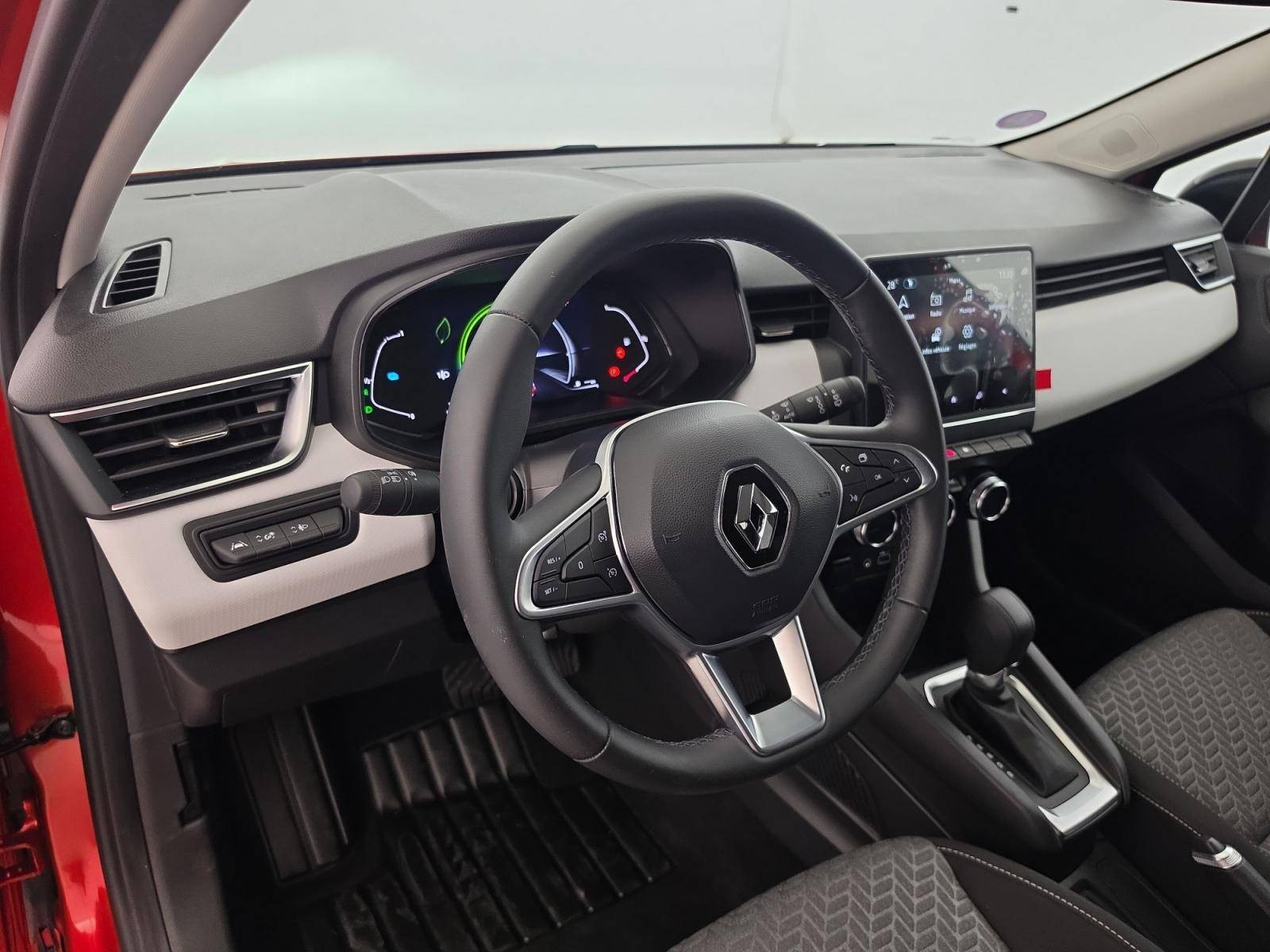 Vente en ligne Renault Clio 5 Clio E-Tech full hybrid 145 au prix de 17 990 €