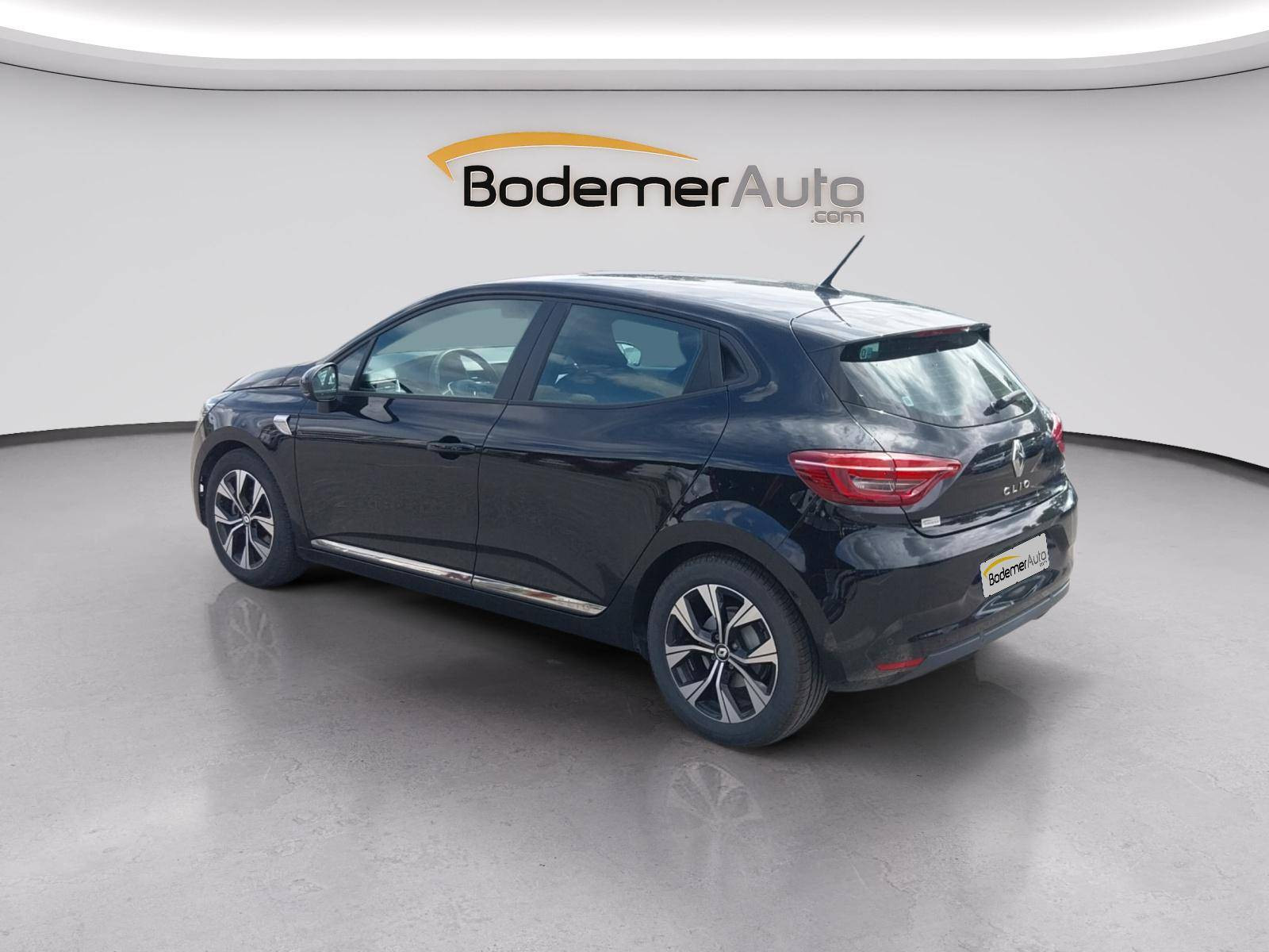 Vente en ligne Renault Clio 5 Clio E-Tech 140 - 21N au prix de 15 890 €