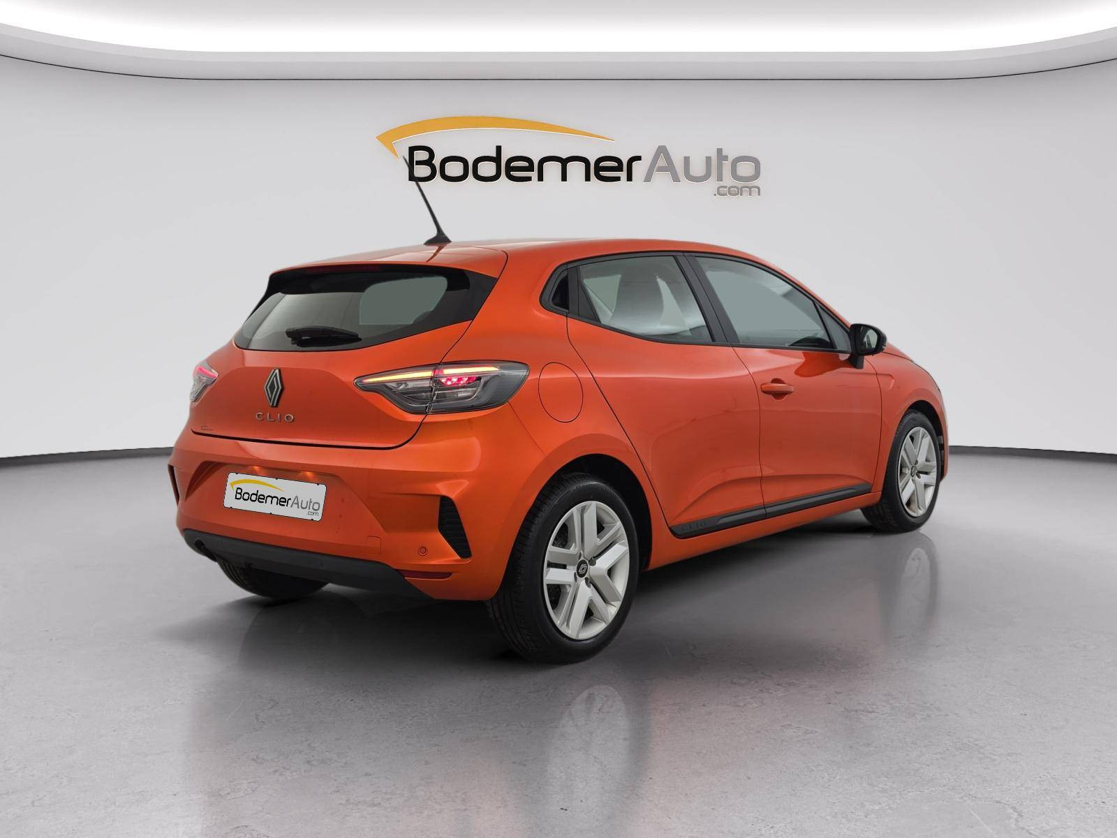 Vente en ligne Renault Clio 5 Clio TCe 90 au prix de 15 290 €