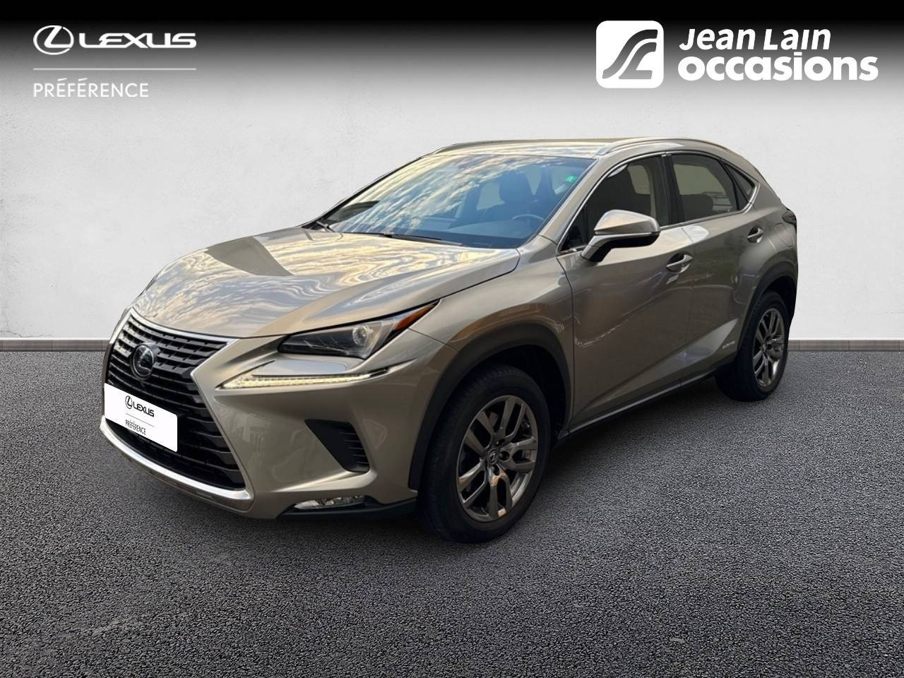 Vente en ligne LEXUS NX NX 300h 2WD E-CVT Pack Business de 2018 au prix de 27 590 €