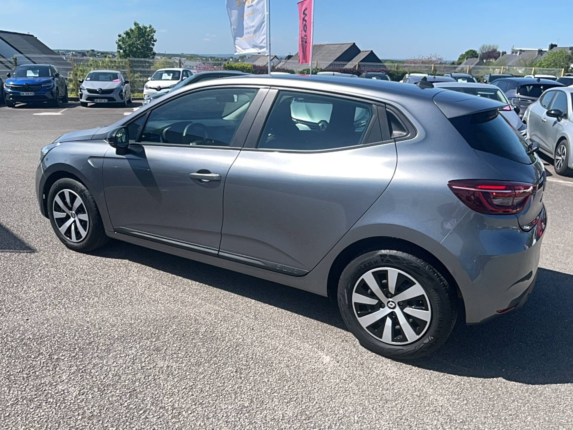 Vente en ligne Renault Clio 5 Clio TCe 90 au prix de 13 990 €