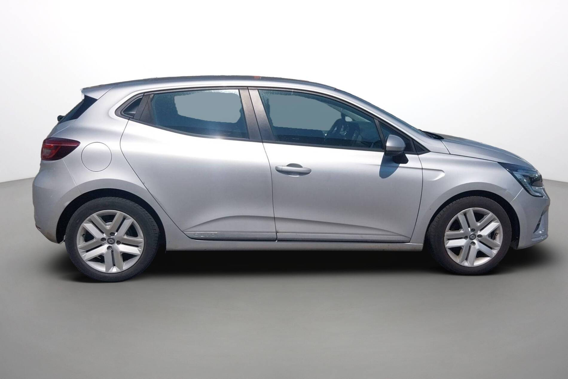 Vente en ligne Renault Clio 5 Clio E-Tech 140 - 21N au prix de 16 490 €