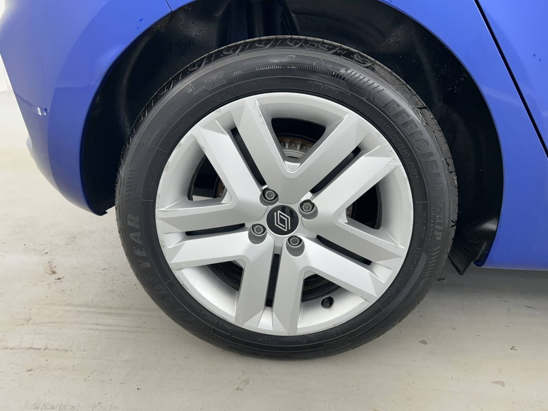 Vente en ligne Renault Clio 5 Clio Blue dCi 100 au prix de 16 990 €