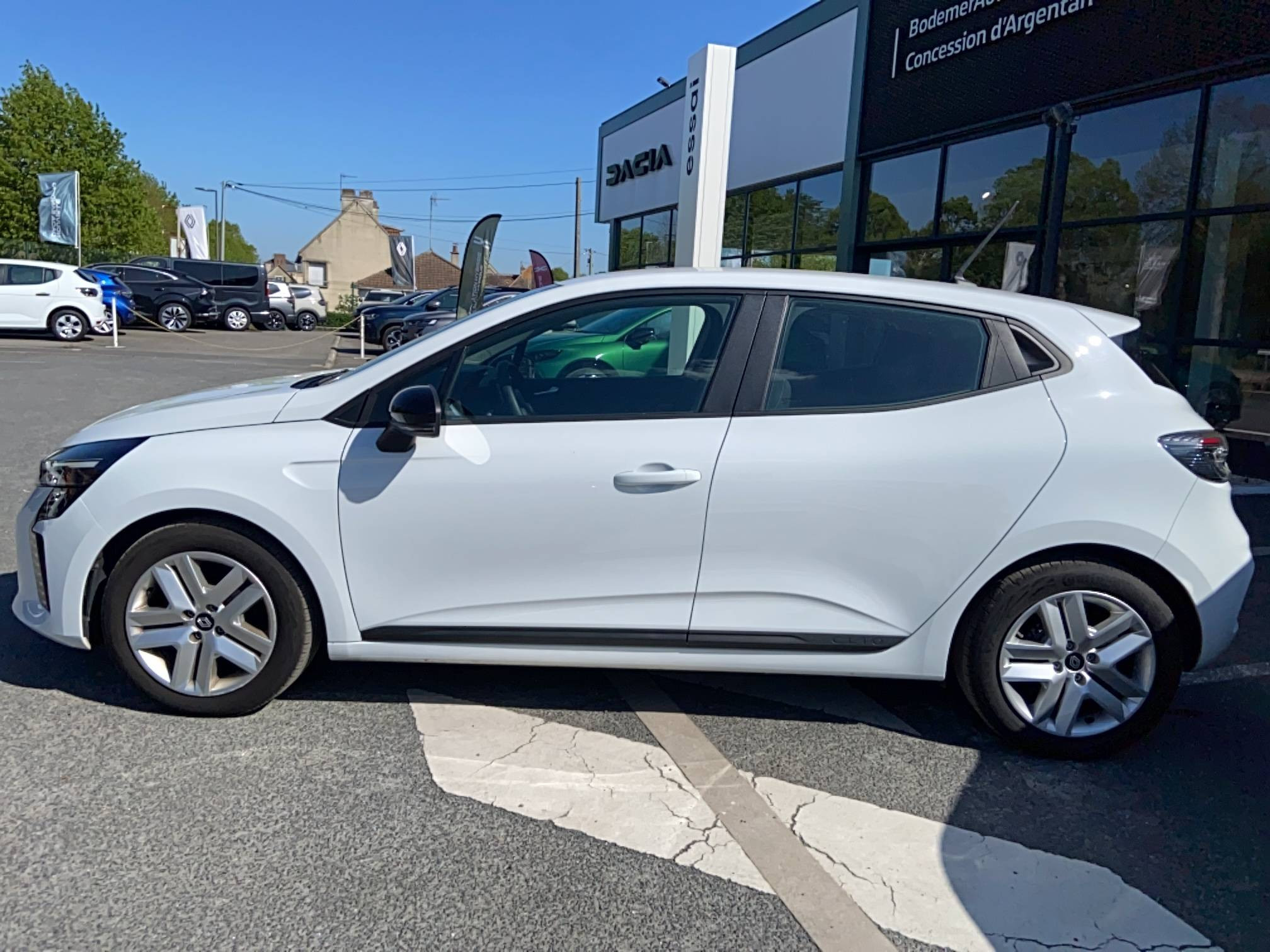 Vente en ligne Renault Clio 5 Clio Eco-G 100 ch GSR2 au prix de 16 290 €