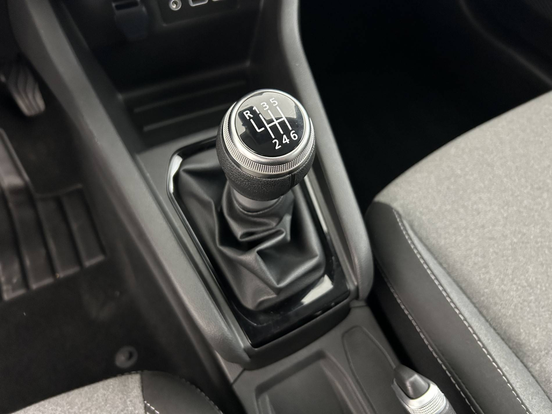 Vente en ligne Renault Clio 5 Clio TCe 90 au prix de 15 990 €