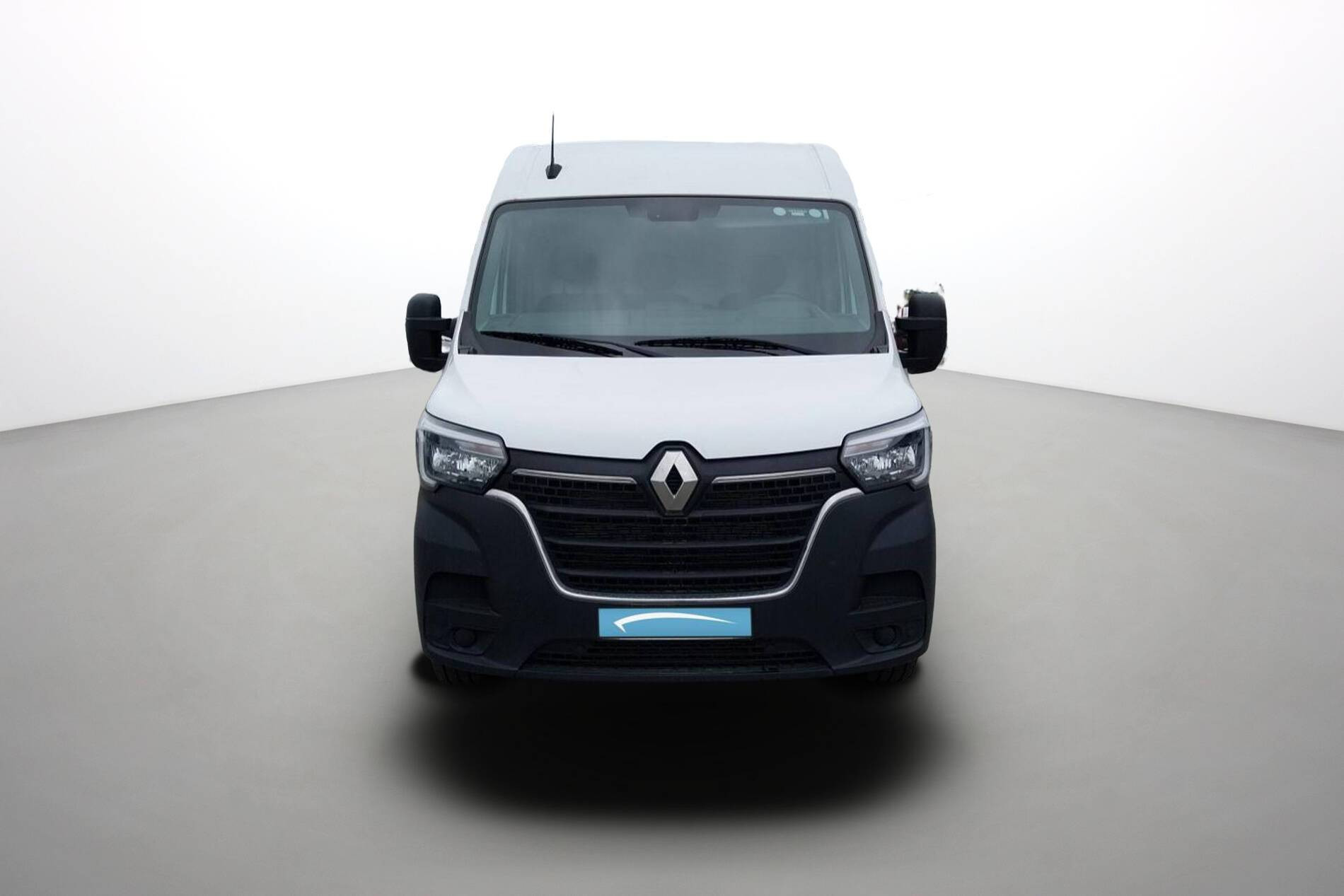 Vente en ligne Renault Master Fourgon MASTER FGN TRAC F3500 L2H2 BLUE DCI 135 au prix de 27 490 €