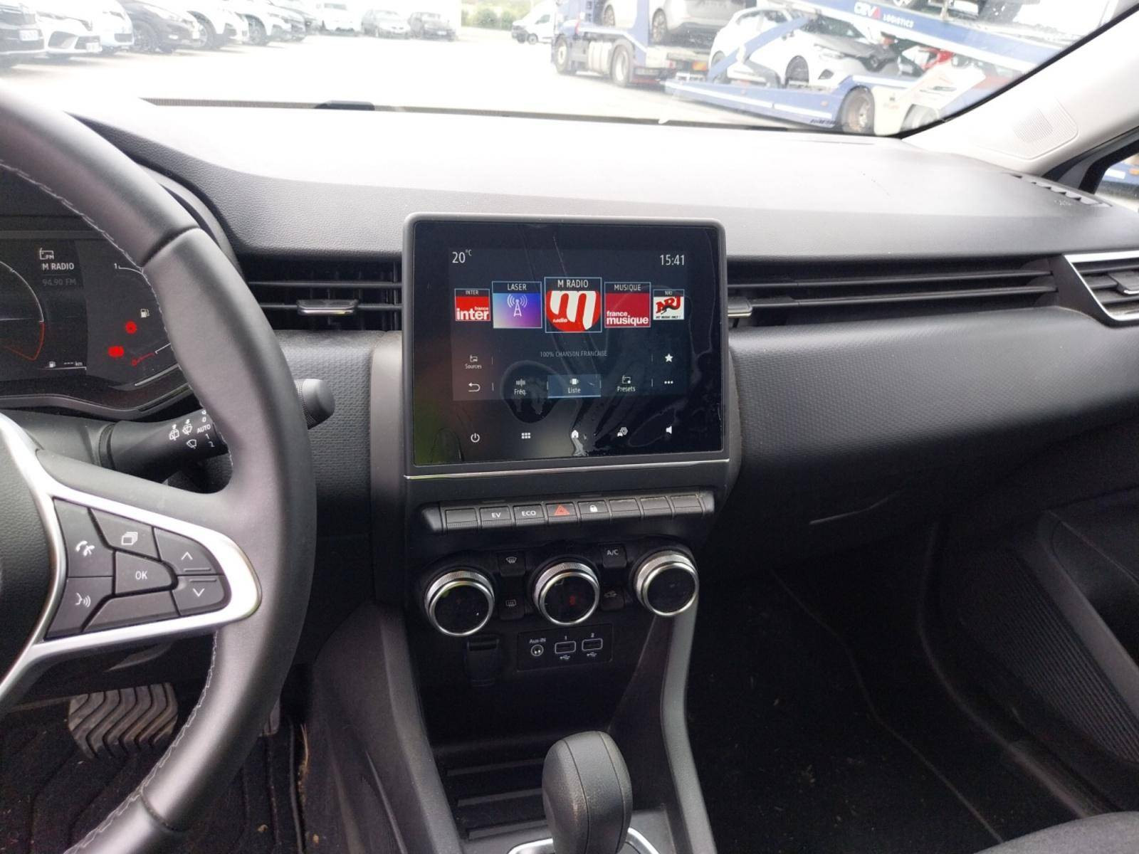 Vente en ligne Renault Clio 5 Clio E-Tech full hybrid 145 au prix de 17 500 €