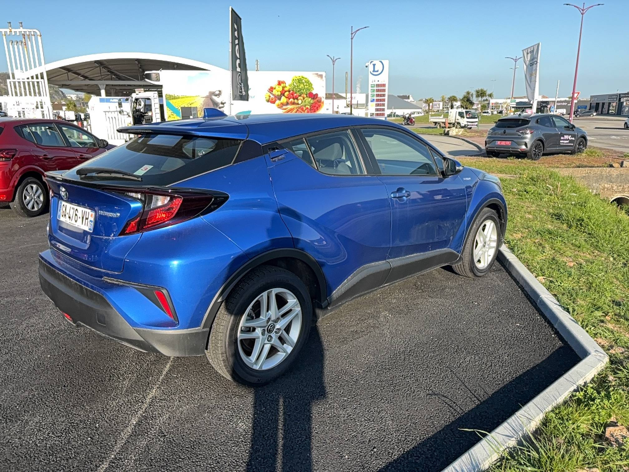 Vente en ligne Toyota C-HR C-HR Hybride 1.8L au prix de 19 990 €