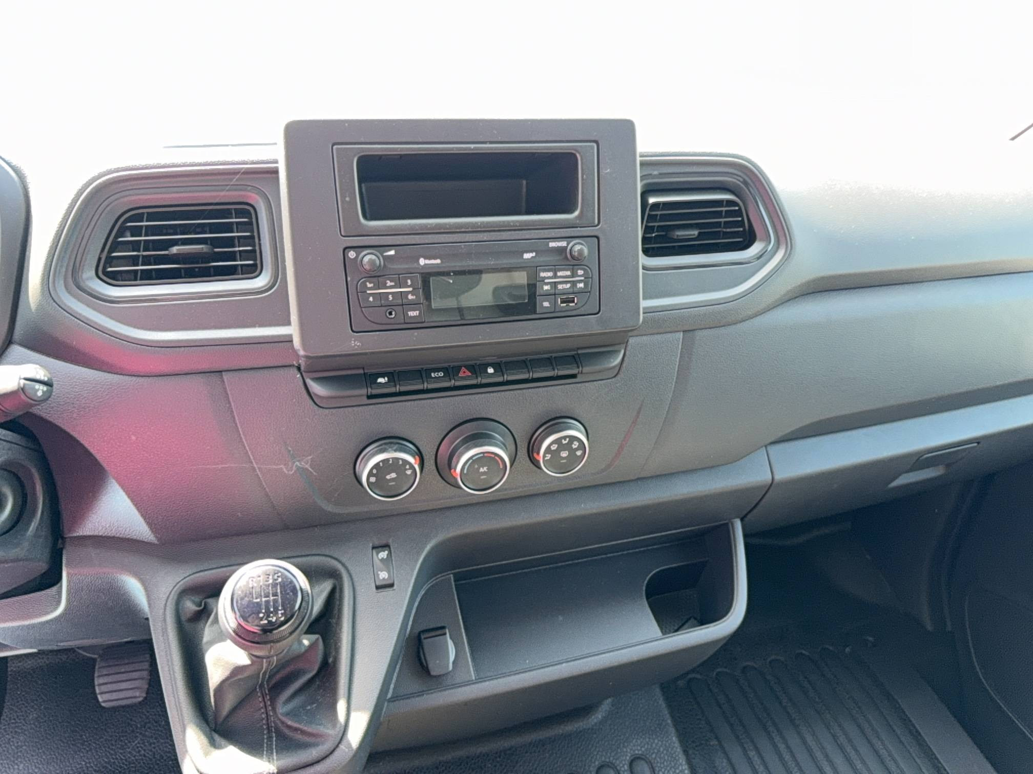 Vente en ligne Renault Master Fourgon MASTER FGN TRAC F3500 L2H2 BLUE DCI 135 au prix de 26 790 €