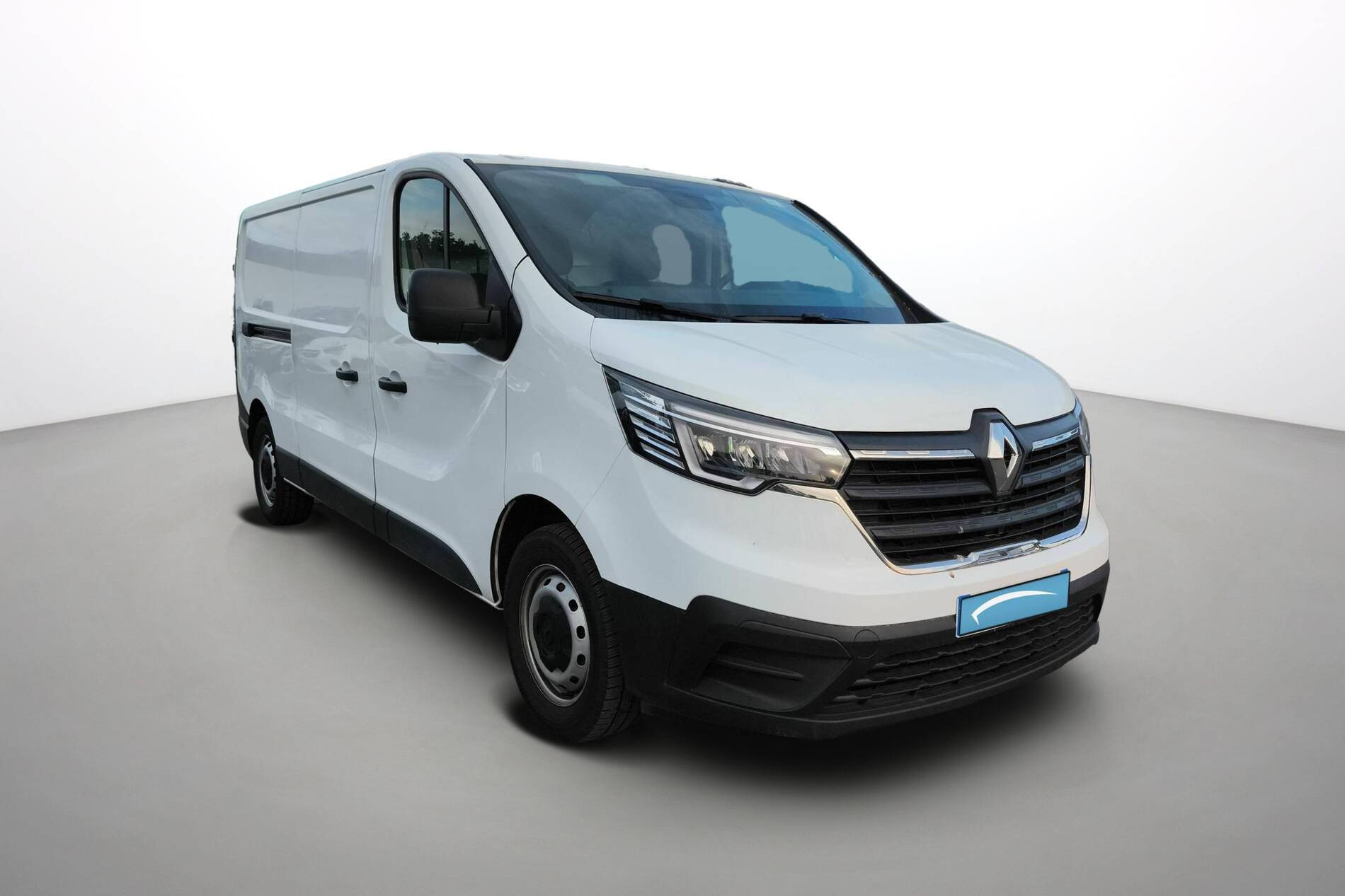 Vente en ligne Renault Trafic 3 Fourgon TRAFIC FGN L2H1 3000 KG BLUE DCI 130 au prix de 23 990 €