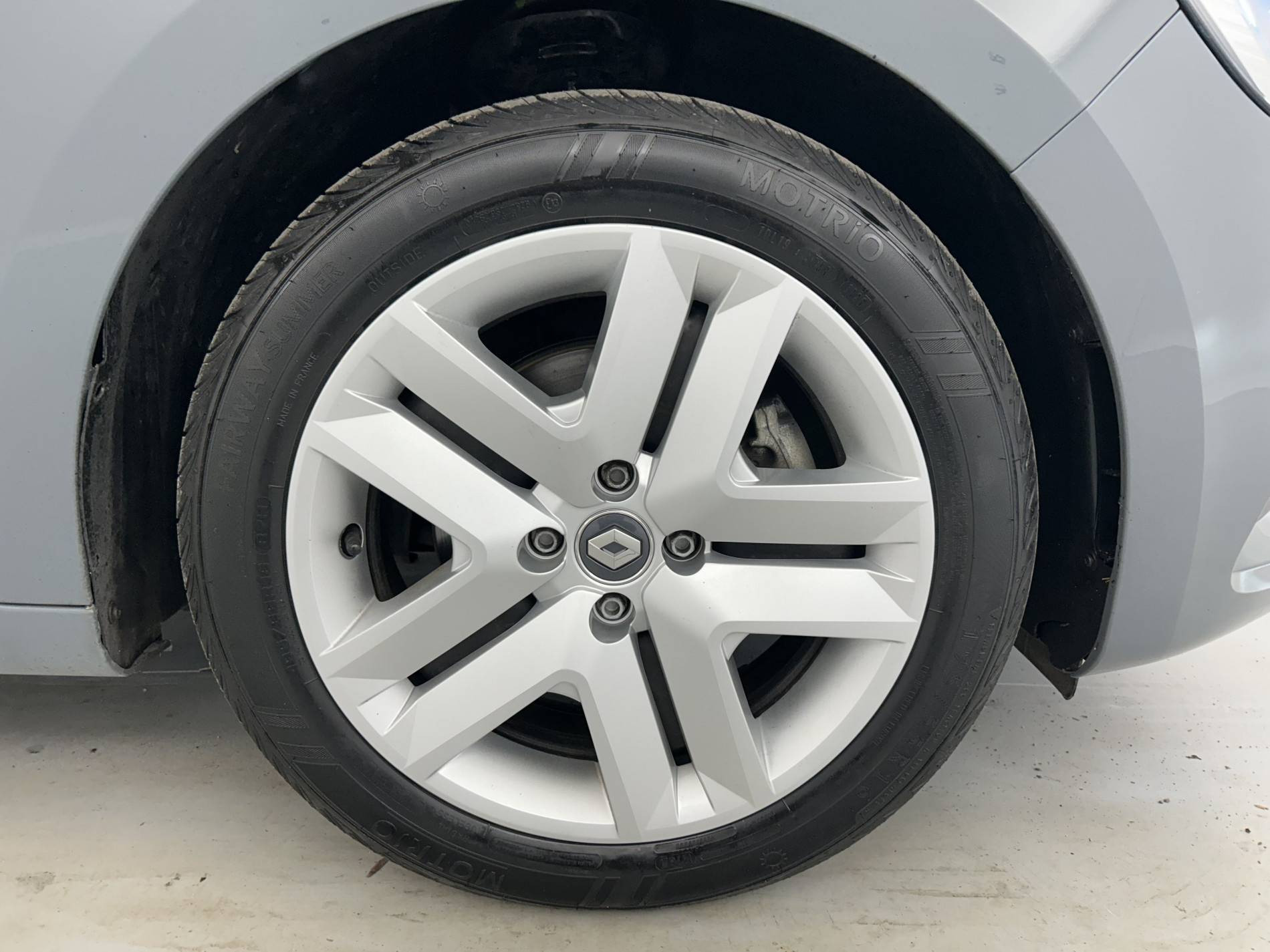 Vente en ligne Renault Clio 5 Clio E-Tech 140 - 21 au prix de 12 890 €