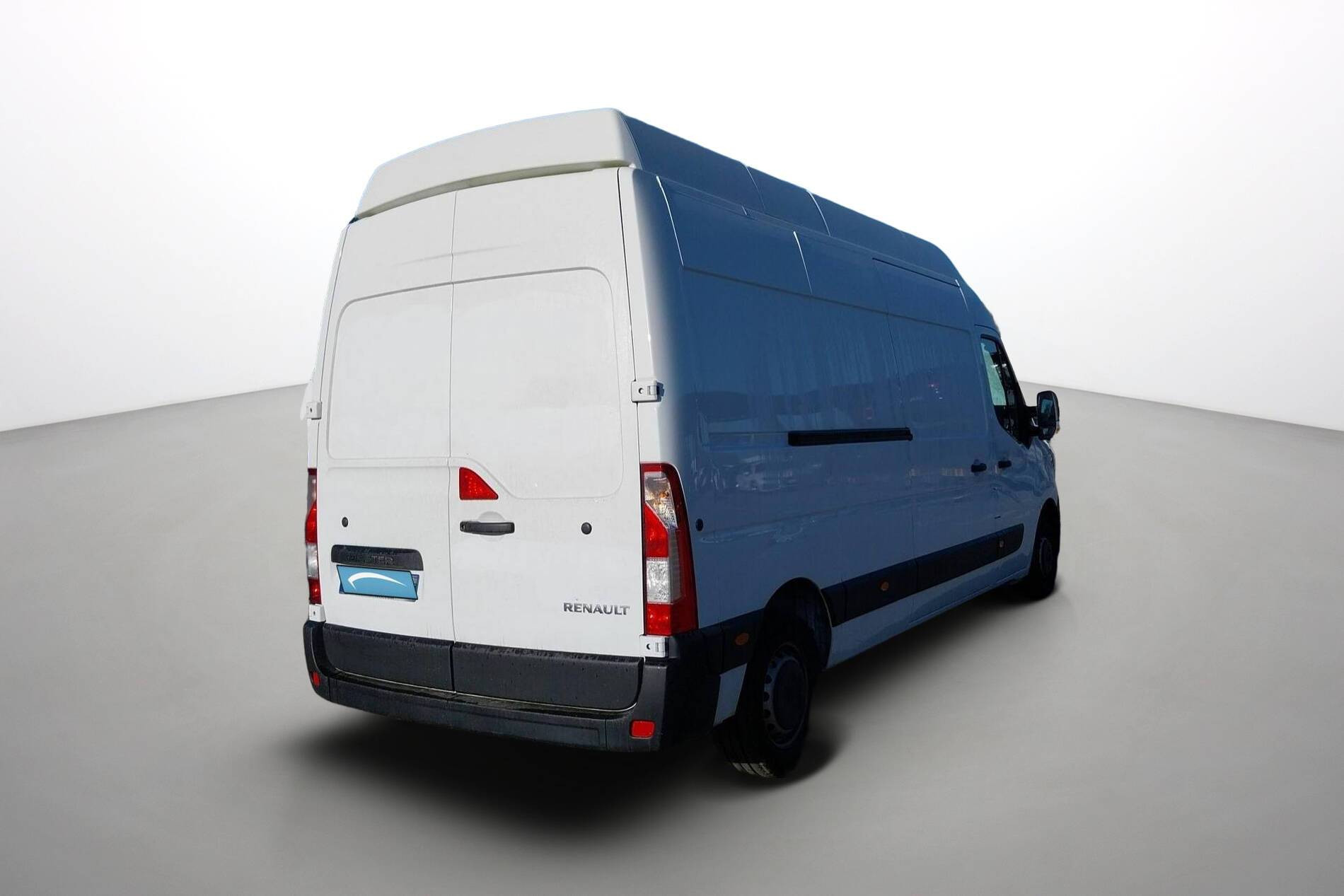 Vente en ligne Renault Master Fourgon MASTER FGN TRAC F3500 L3H3 BLUE DCI 135 au prix de 29 990 €