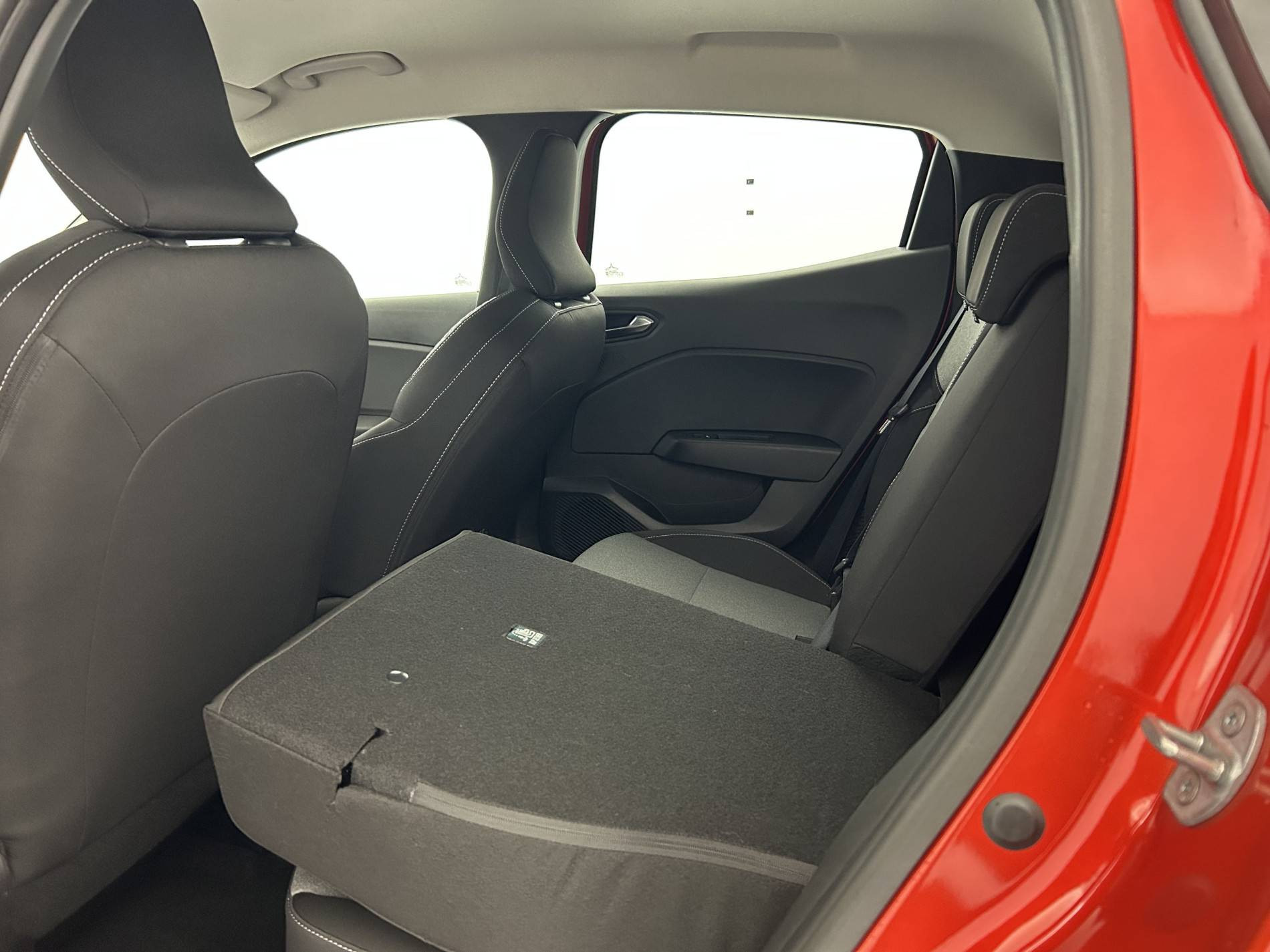 Vente en ligne Renault Clio 5 Clio E-Tech full hybrid 145 ch GSR2 au prix de 19 890 €