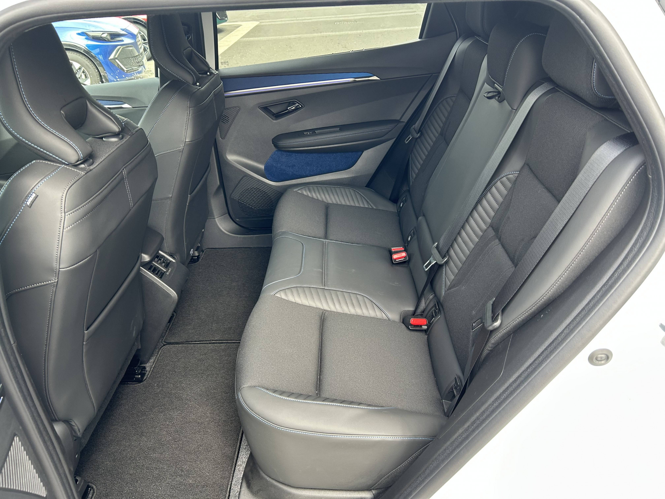 Vente en ligne Renault Scenic E-Tech  220 ch grande autonomie au prix de 48 990 €