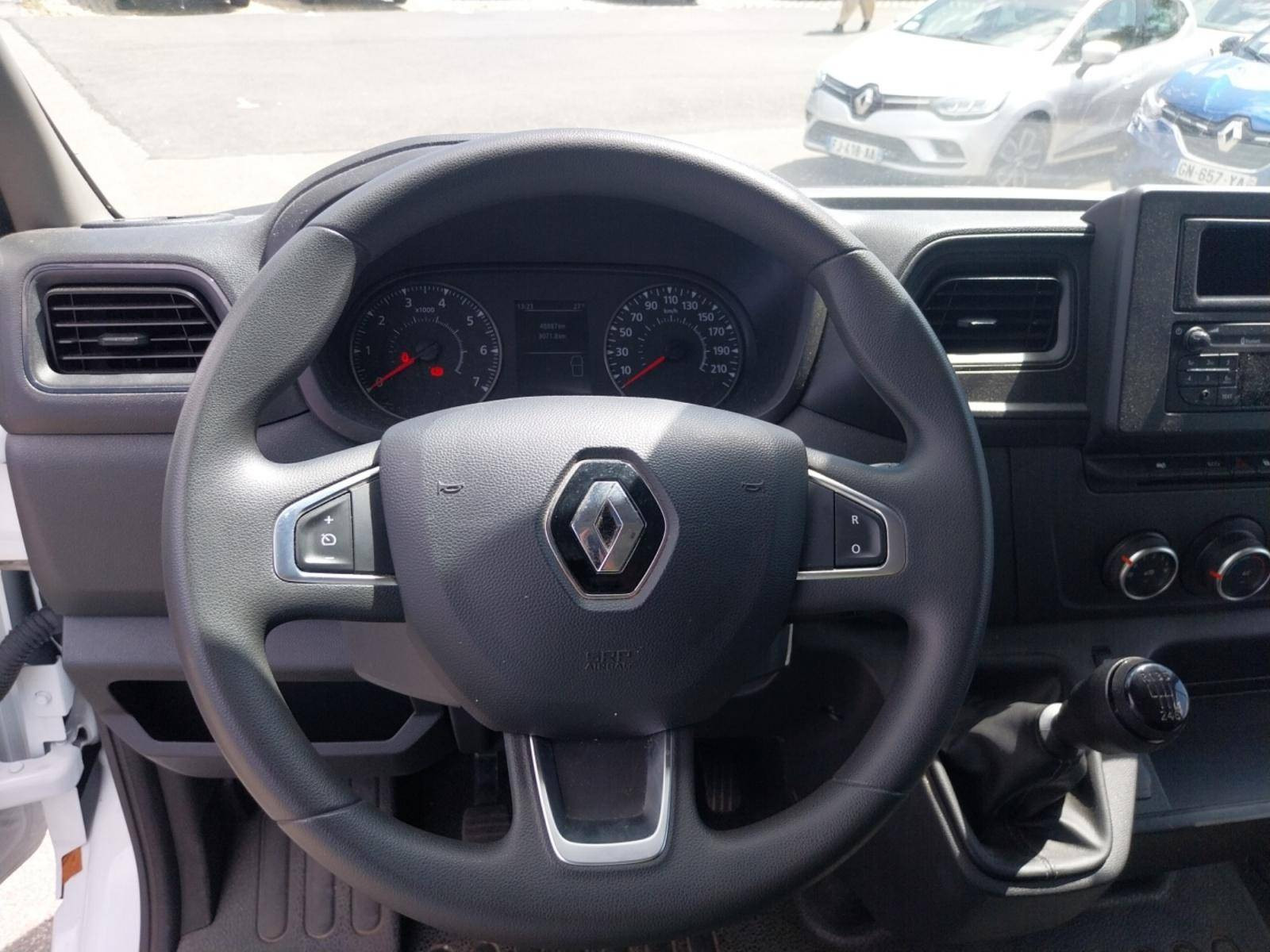 Vente en ligne Renault Master Fourgon MASTER FGN TRAC F3500 L3H3 BLUE DCI 135 au prix de 26 890 €