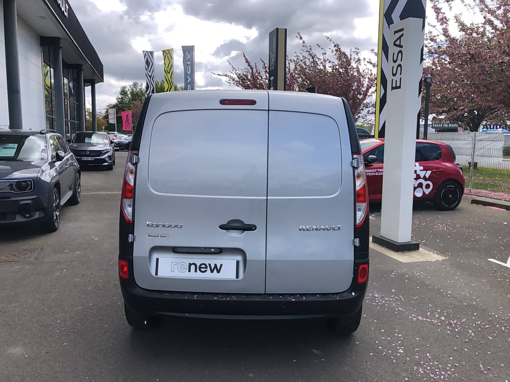 Vente en ligne Renault Kangoo Express  BLUE DCI 95 au prix de 12 990 €