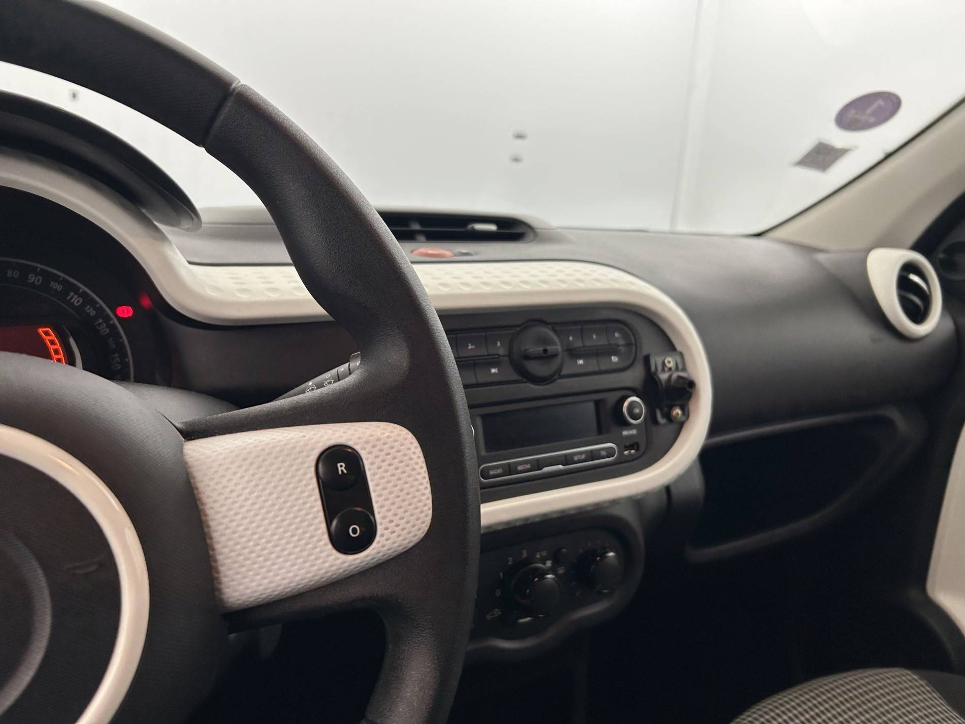 Vente en ligne Renault Twingo 3  1.0 SCe 70 E6 au prix de 8 990 €