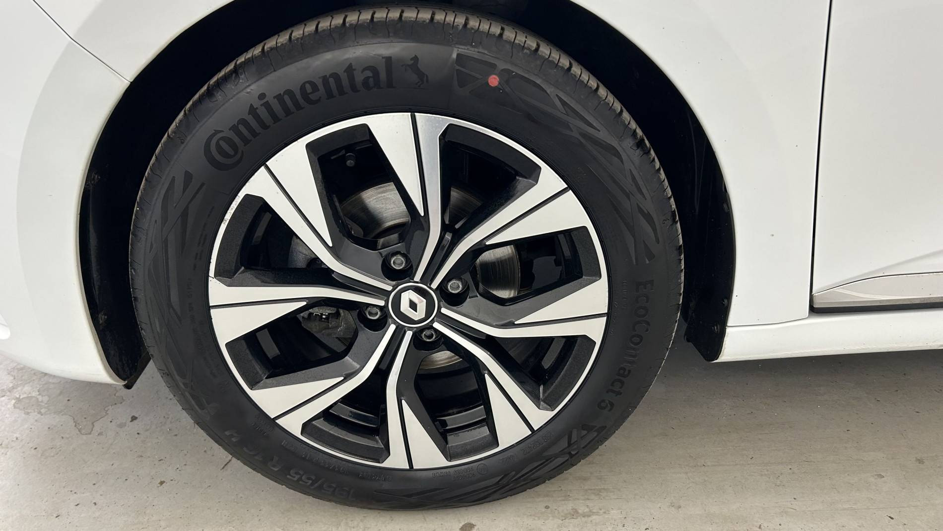 Vente en ligne Renault Clio 5 Clio TCe 100 GPL au prix de 13 690 €