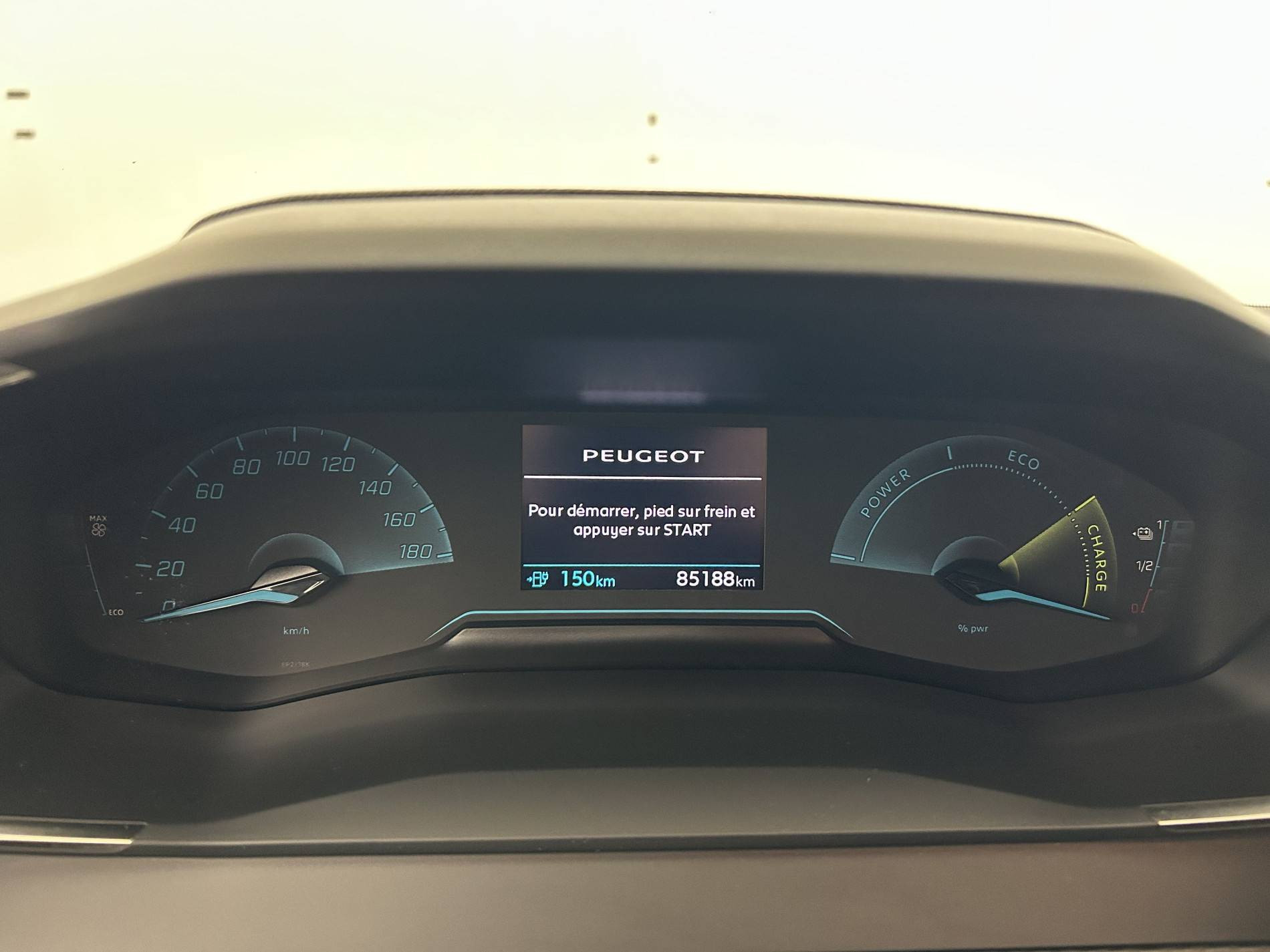 Vente en ligne Peugeot E-208  50 kWh 136ch au prix de 12 970 €