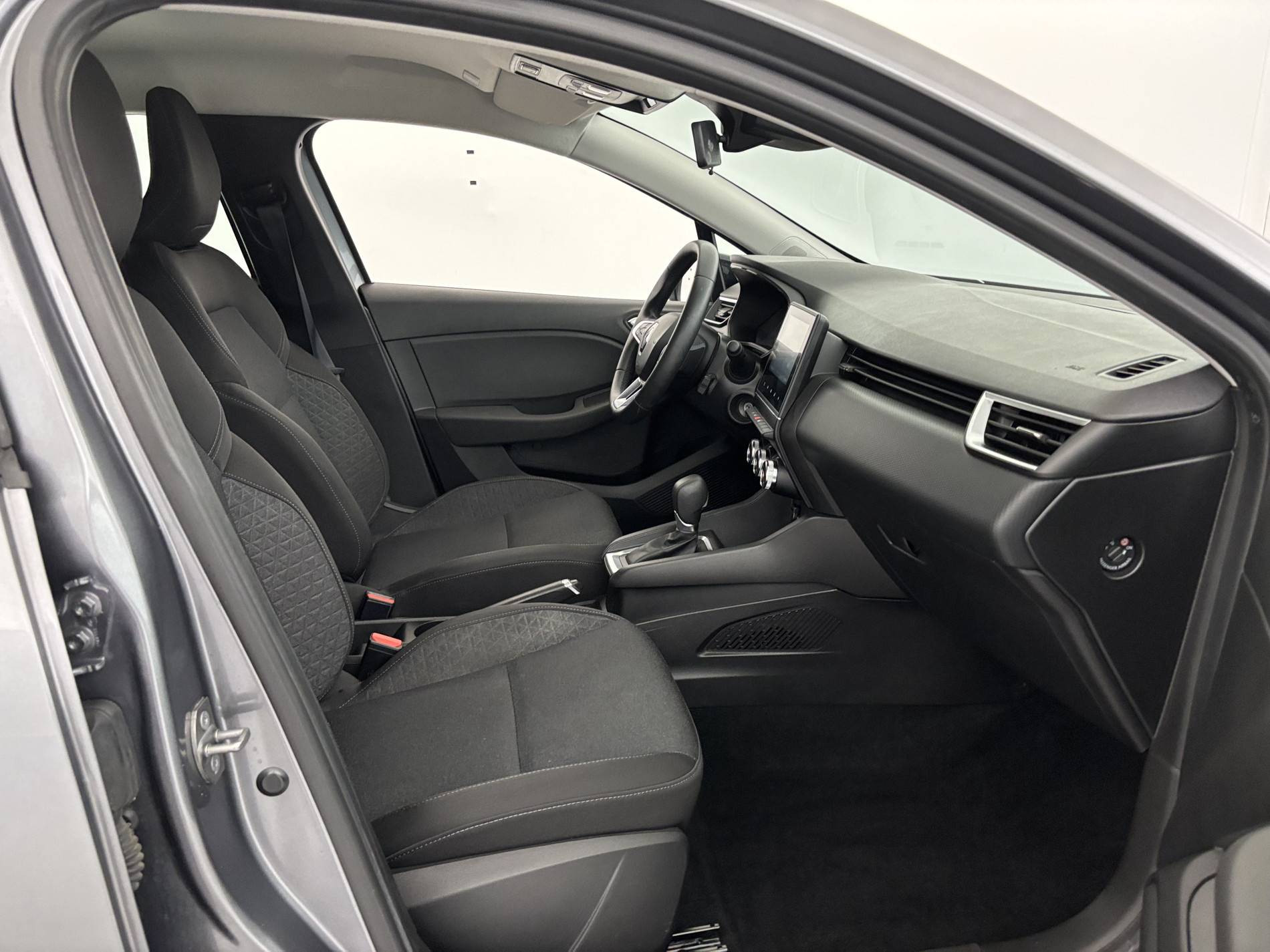 Vente en ligne Renault Clio 5 Clio E-Tech full hybrid 145 au prix de 14 990 €