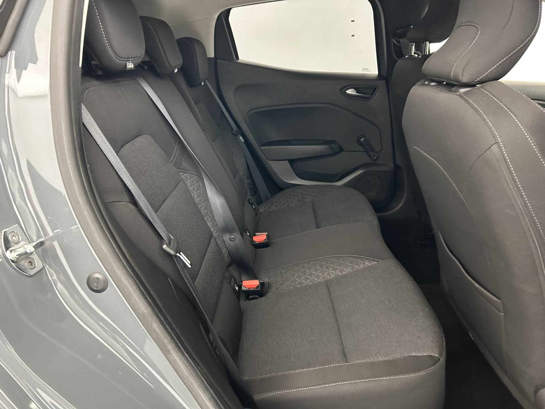 Vente en ligne Renault Clio 5 Clio E-Tech 140 - 21 au prix de 12 890 €