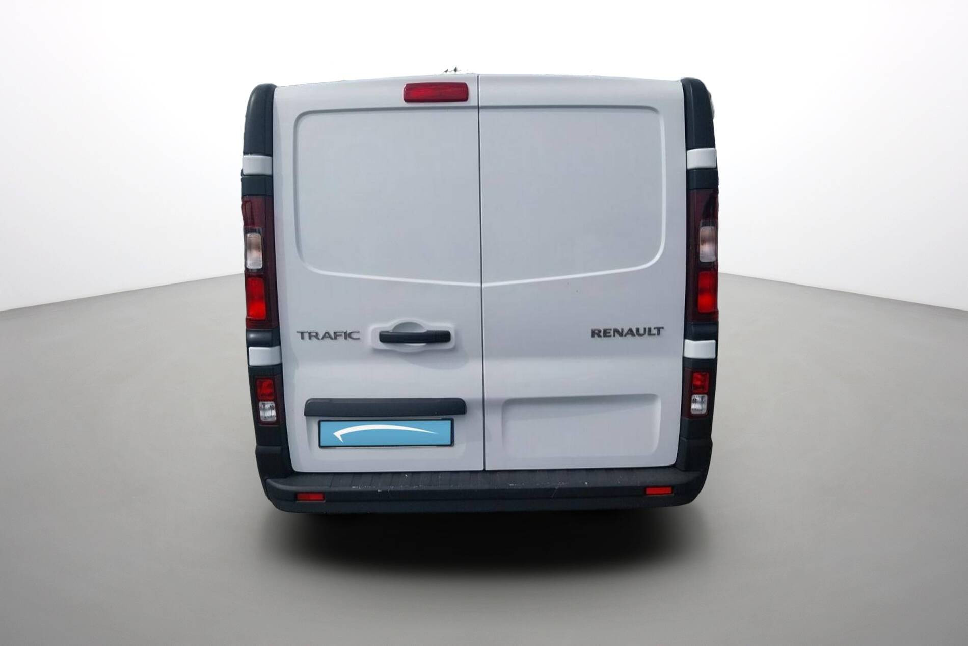 Vente en ligne Renault Trafic 3 Fourgon TRAFIC FG BLUE DCI 130 L1H1 3T GSR2 au prix de 23 990 €