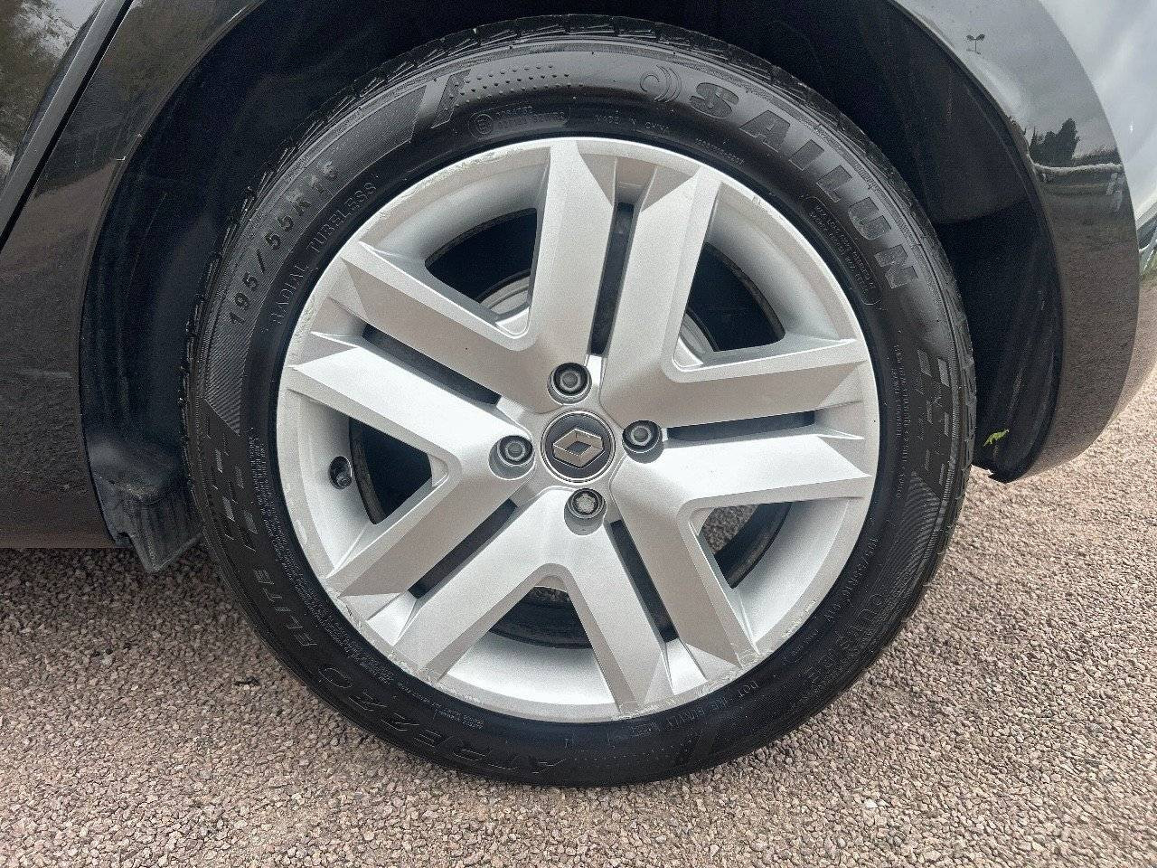 Vente en ligne Renault Clio 5 Clio E-Tech 140 - 21N au prix de 14 990 €