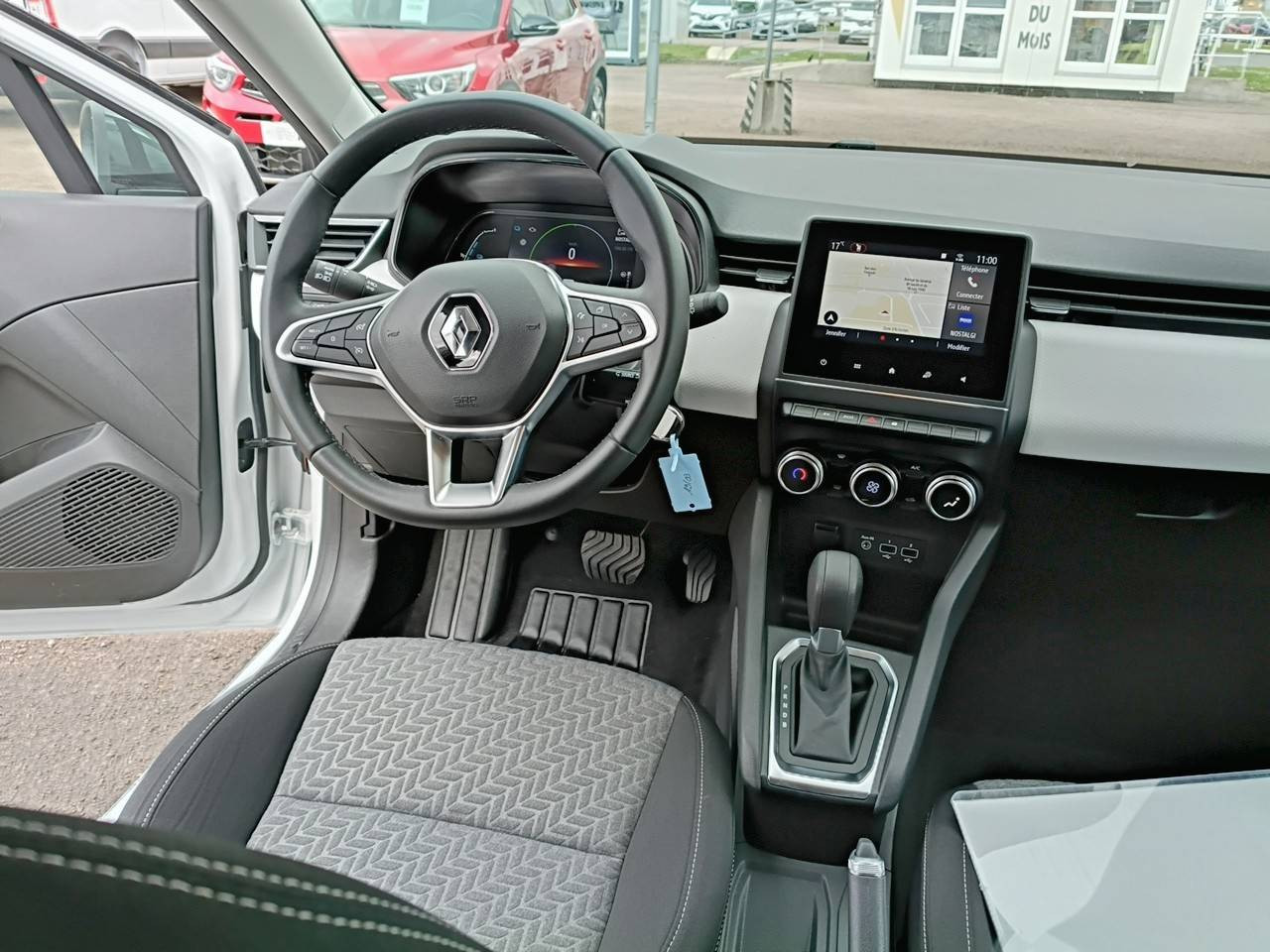 Vente en ligne Renault Clio 5 Clio E-Tech full hybrid 145 au prix de 16 490 €